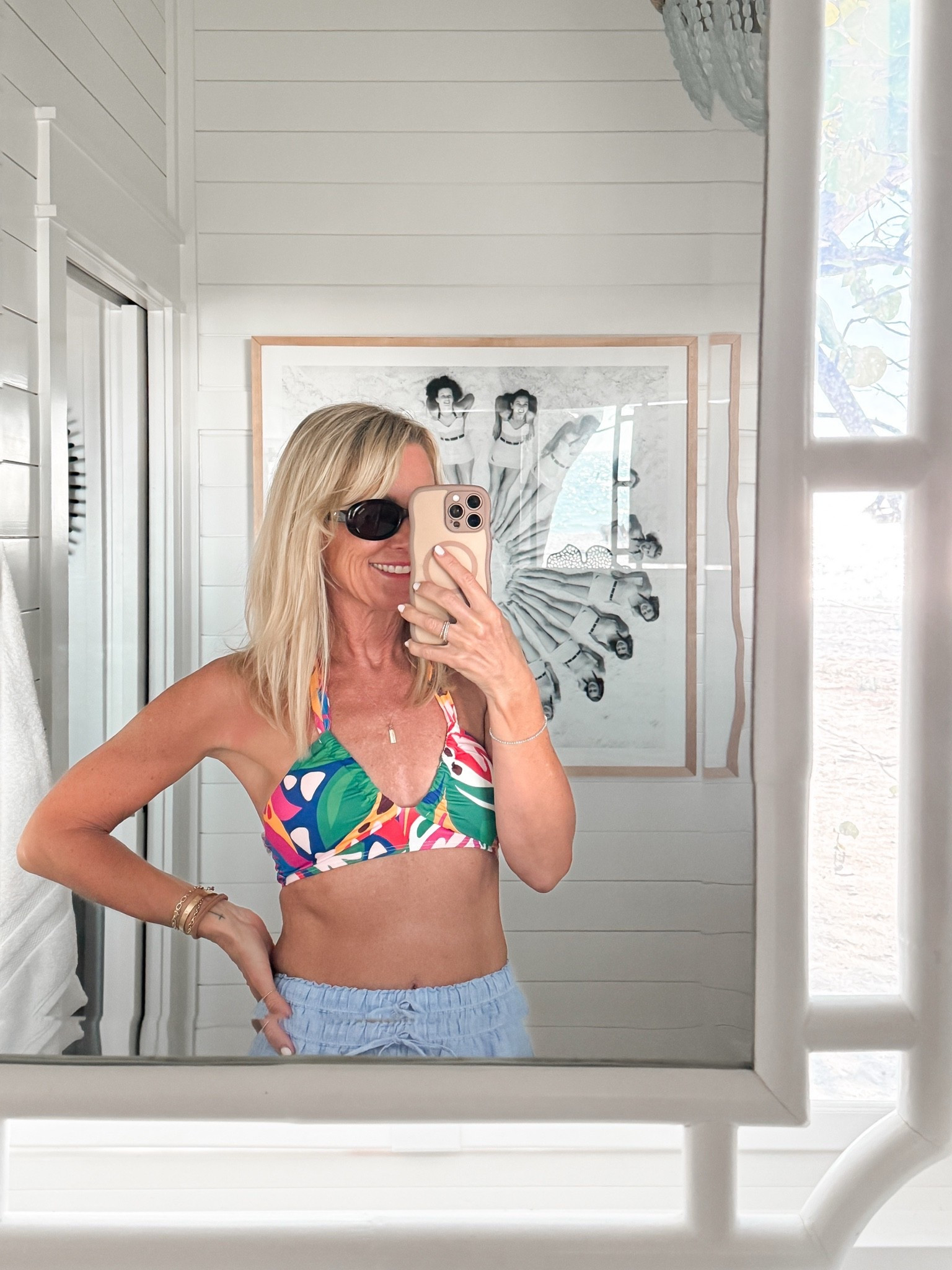Cutest print on this swimsuit

Swim: small
Linen pants: xs