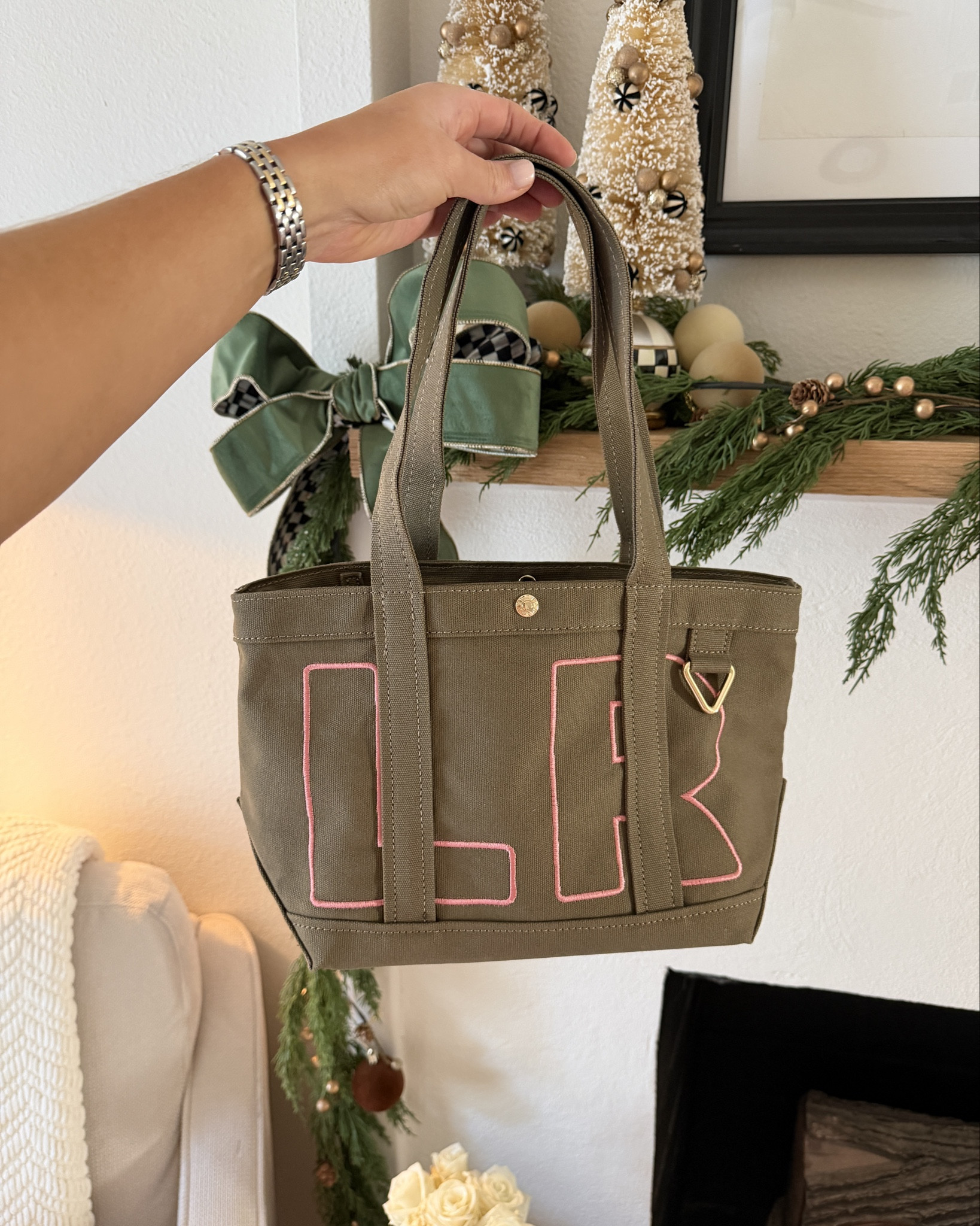 BaubleBar is offering 25% off custom gifts through 11/16! Would make a great gift!