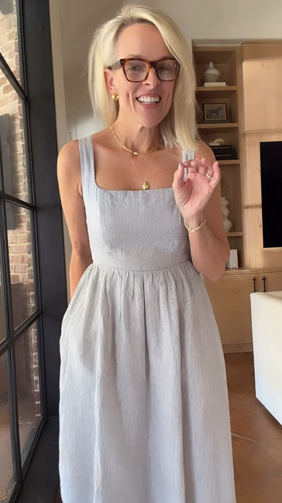 Comes in several colors
Fits tts 
Lined has pockets 

@onequince #quincepartner 

#LTKgrwm #LTKOver40 #LTKTravel