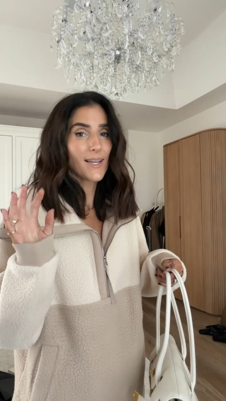 For anyone who is also handbag obsessed…. Girls this new arrival is soooo good! I love how soft it is, the style, functionality and size. 
I’m  just shy of 5-7” wearing the size small sweatshirt. #amazon #handbag #giftidea #stylinbyaylin #aylin #varley #bag

#LTKGiftGuide #LTKHoliday #LTKgrwm