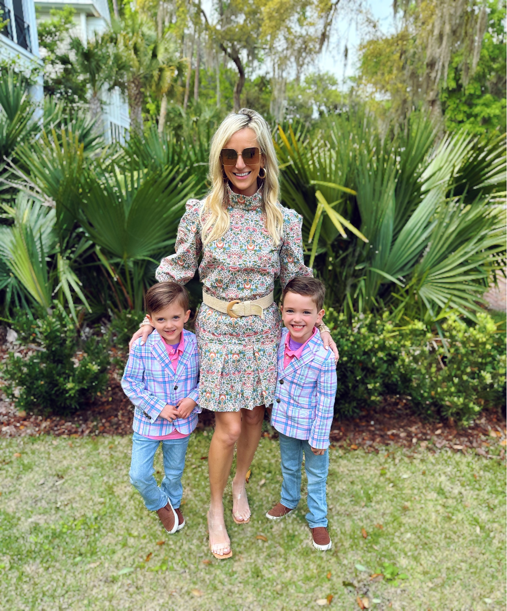 Love this 2 piece set! The top you can wear backwards or forwards with gorgeous gold buttons and a tie closure! 