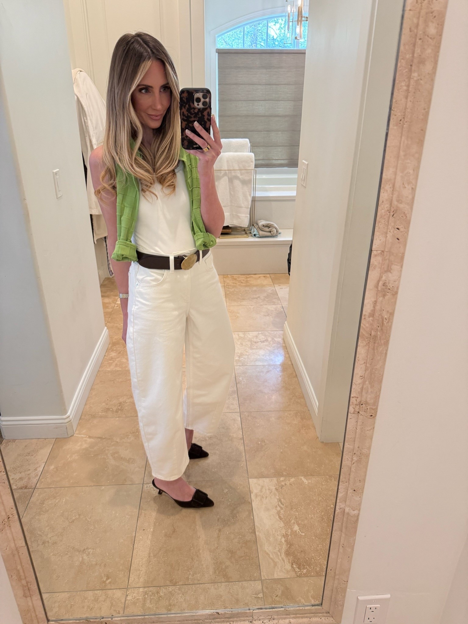 I found the perfect white denim barrel jeans for just $35! They are some of the best jeans and stopped me dead in my tracks. Wearing size 2 and they fit TTS




white, white denim, jeans

#LTKootd #LTKdayinmylife #LTKSeasonal