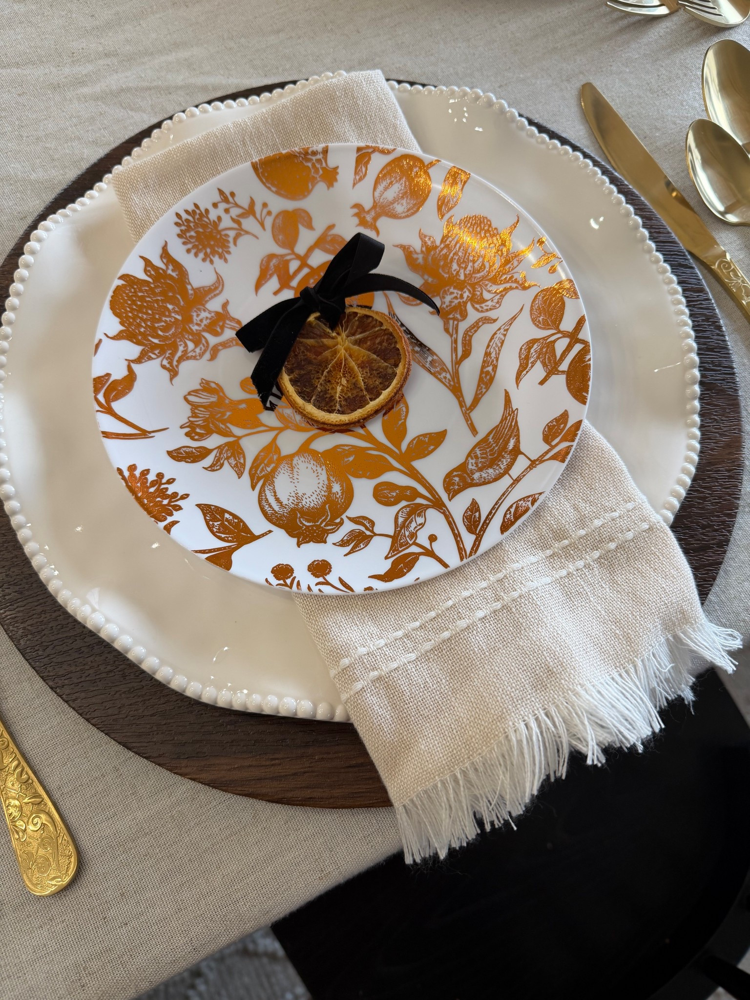 Thanksgiving table 
Tablescape 
Amazon tableware


#LTKHoliday #LTKHome #LTKSeasonal