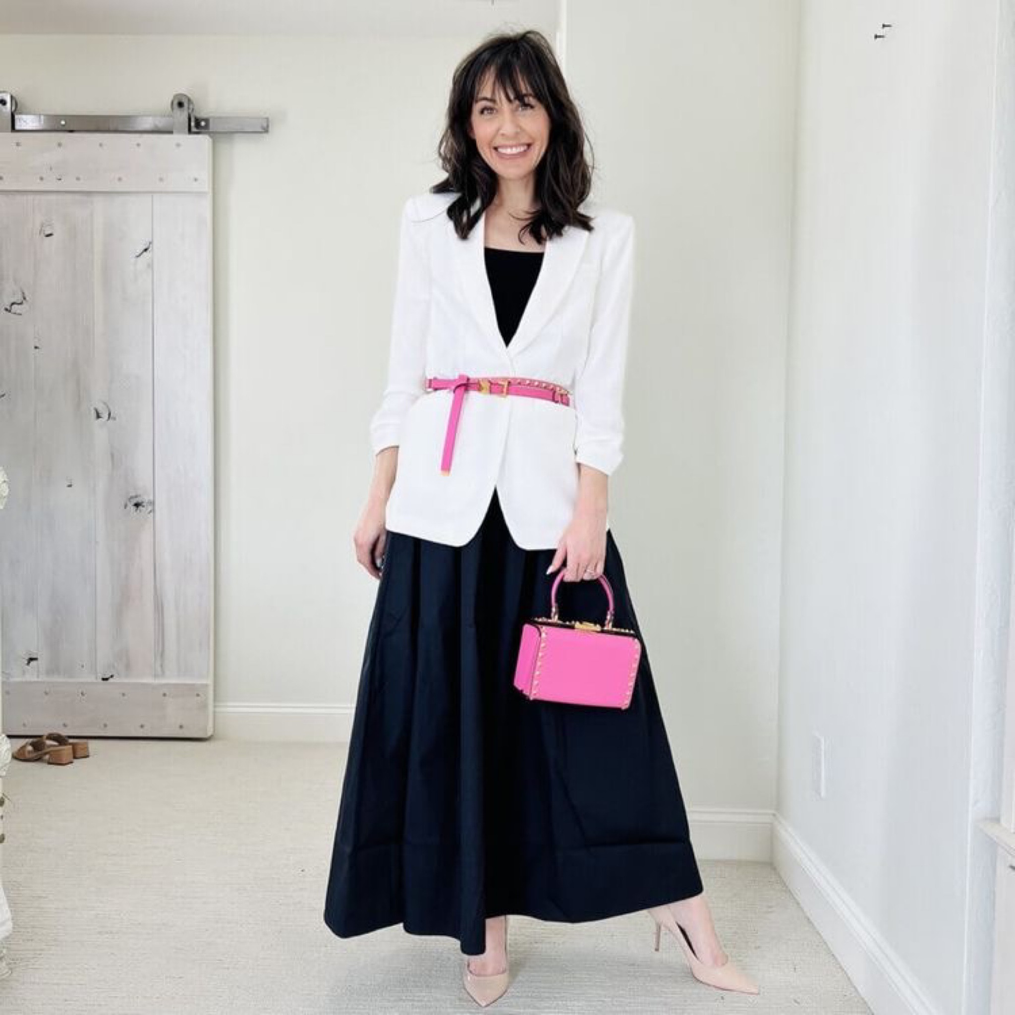 I love this blazer so much I’m adding it to my next capsule wardrobe. It’s so versatile. I would style it with a little black dress for a wedding guest look. Steal this outfit formula.