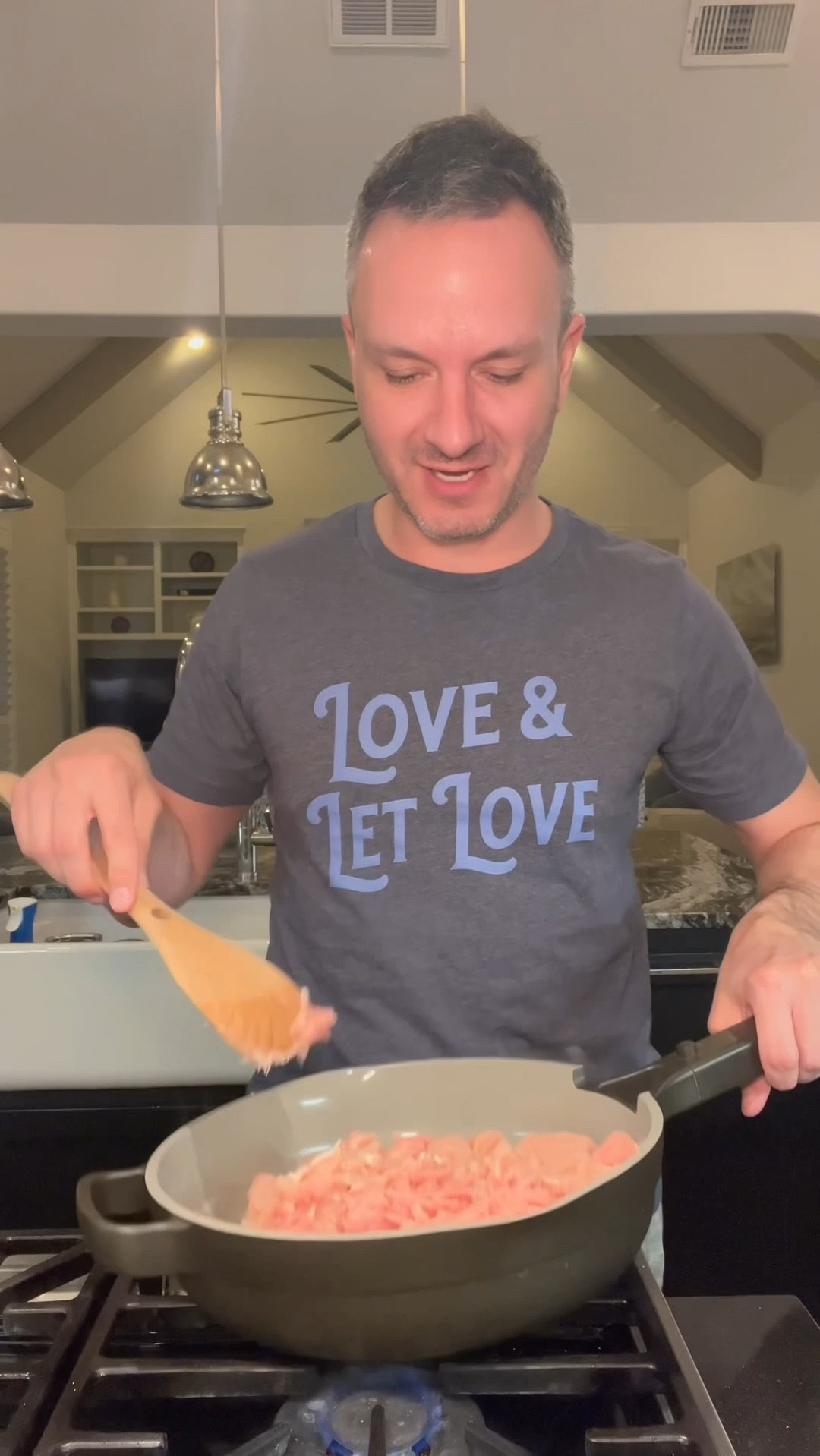 Taco Tuesday made easier with these pans! Seriously would recommend

#LTKHome #LTKfoodie #LTKSaleAlert