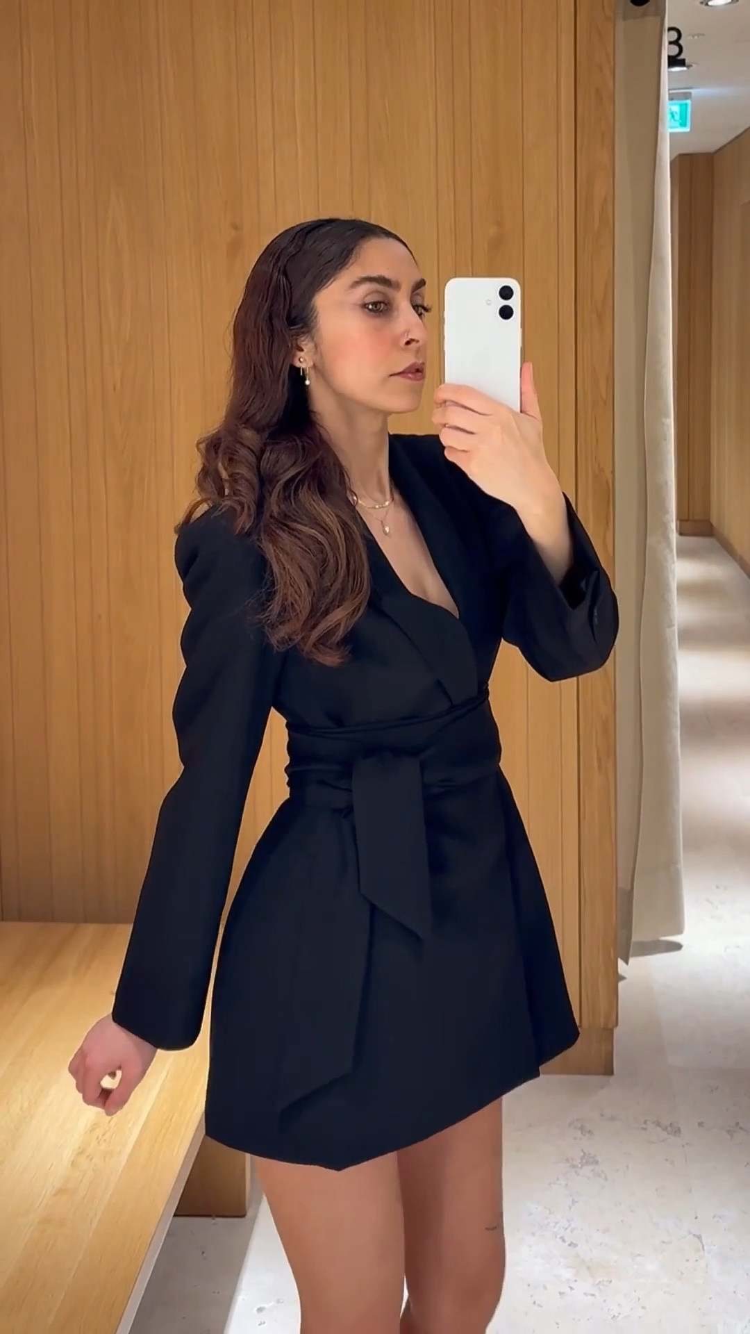 ✨LEAU/ CLASSIC COLUMN – Tailored Belted Blazer🖤
This blazer is so elegant. Perfect for any chic or formal occasion👌🏼Size XS

#LTKdresses #LTKstyletip