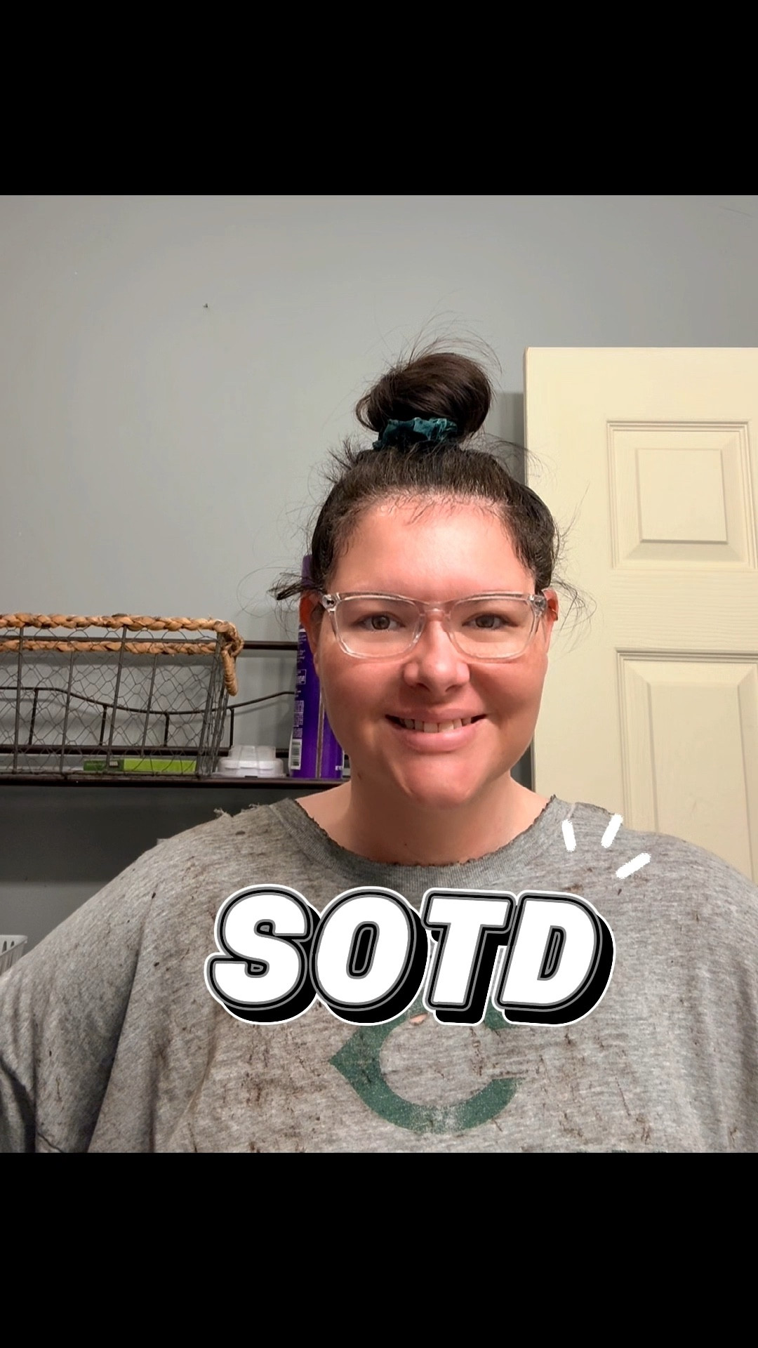 SOTD ✨ Today’s Scrunchie of the Day is all about messy bun magic and painting-day vibes! I threw my hair up in a comfy topknot with my favorite scrunchie — the perfect combo for a cozy, creative day full of paint brushes, color palettes, and a well-loved paint-stained shirt. Whether you’re crafting, DIYing, or just tackling a to-do list, this look is the definition of effortless and practical style. 💫

scrunchieoftheday SOTD topknotstyle messybun hairaccessories cozyvibes paintday DIYstyle creativeoutfit stayathomestyle comfystyle ltkfashion ltkstyle hairinspo easyhairstyle ltkdaily momstyle casualstyle everydaystyle ltkhair ltkinspo hairstyletips ltkcreator fashioninspo hairgoals paintingday minimalstyle

#LTKFamily #LTKSaleAlert #LTKFindsUnder50