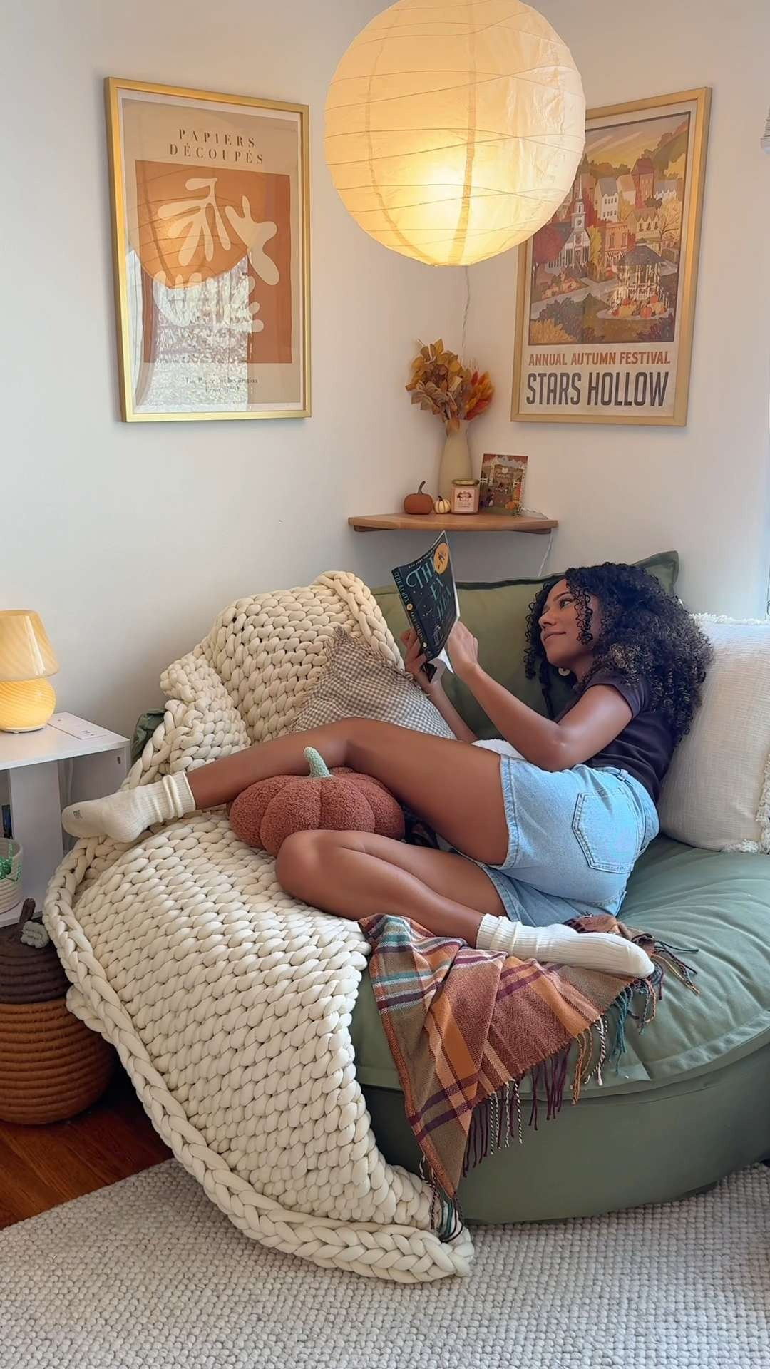 need more fall book recs bestiess🍂📚  

 #LTKHalloween #LTKSeasonal #LTKHome