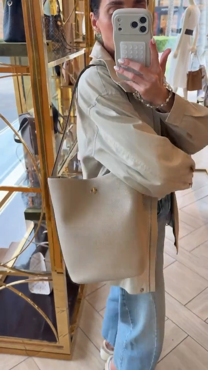 New Tory Burch bag, spring bag, designer bag, luxe bag, anna monteiro, annabrstyle, blushingrosestyle



#LTKOver40