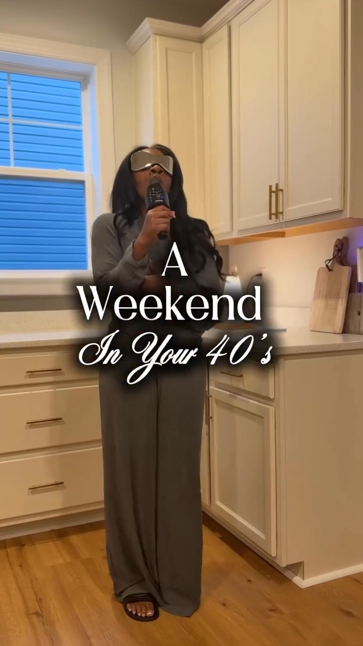 Saturday started with a little laundry therapy and a quick trip to @chwinery — only to find out they ran out of the short rib grilled cheese I was craving 😩. The night turned around though with a front-row seat (aka my living room) to the No Limit vs. Cash Money concert 🎶 — what a time!

Sunday was all about balance — got my protein in, made a quick @wegmans + @ultabeauty run, tried a new recipe, and ended the weekend with Martin reruns. Also tried on my new favorite pants and discovered my new fragrance combo obsession: @nestnewyork Crème de Clementine layered with @henryrose Dàvĕ 🍊✨

Life in your 40s: a mix of comfort, style, and good vibes only. How was your weekend? #genx #blackgenx #over40 #fortysomething #weekendvibes #nostalgia