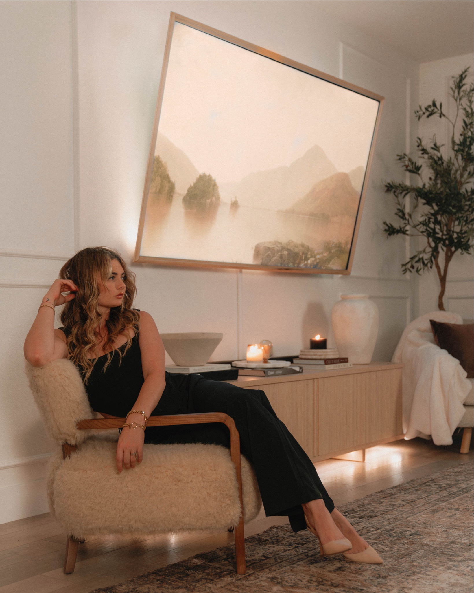 #AD | How did I live so long without @philipshue x @target lighting behind my TV!🤍

The difference this made in our space still blows my mind! We added a #philipshue light strip + extender directly on the back of our TV, as well as underneath our console to add cozy ambiance to our family room 🤍

We love turning #casachicollo into a smart home. It's so easy to set up voice control with the Hue app and use simple voice commands to control our lights, without having to get off the couch ;) 

Would you try these in your space?🤍
.
.
.
#interiordesign #interiorstyle #homedecor #minimalism  #homeinspo #interiorlovers #apartmenttherapy #interiorstyling #mydanishdeco #aesthetic #philipshue #smartlighting #targetpartner #target #liketkit
