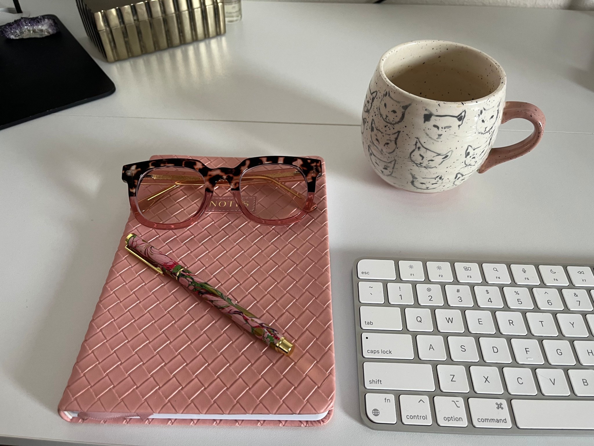 Feeling productive on this Wednesday! 👓🖊️💖

#LTKFindsUnder50 #LTKmorningroutine #LTKdayinmylife
