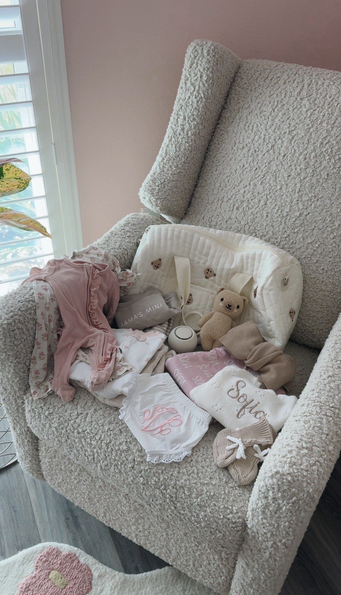 Baby girls hospital bag🧸🩷

#LTKBaby #LTKBump #LTKmomlife