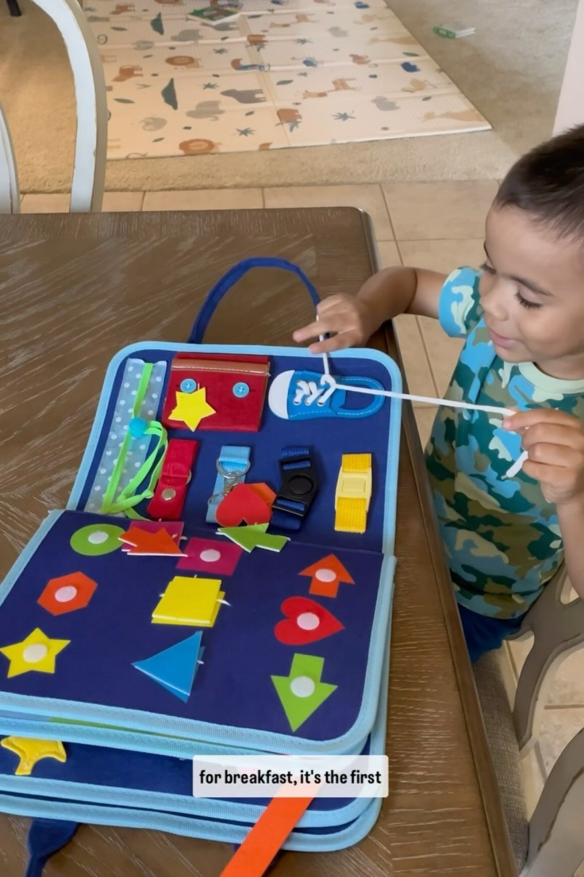 The busy board by @toddla.co is a new favorite around here! One of the few ways I reduce screen time and help promote problem solving and motor skills for my son. If you have a little one in your life I think this is a great gift option ✨ #educationaltoys #educationalgames #toddlertoys #preschoolactivities #preschooltoys #busytoddler #busyboard
