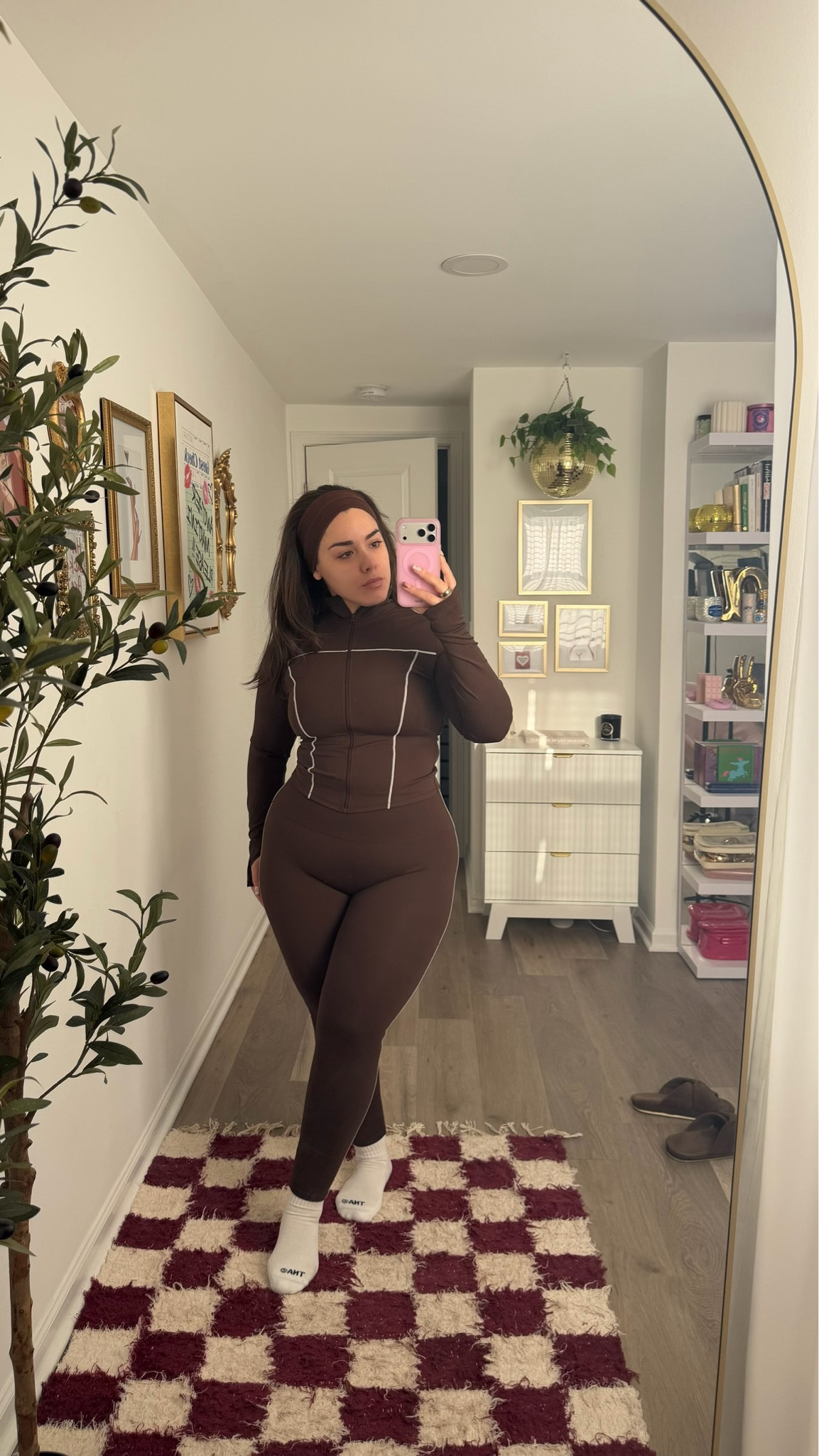 New year, new fitness goals, new workout sets Testing out new activewear during  workouts at @fitness_mauka 💪🏻

Wearing size Large in everything besides the brown set is size
XL!

MEASUREMENTS: bust 39" waist 32" hips 47" height 5'2"

#amazonactivewear #curvyactivewear #amazonworkoutwear #midsizeactivewear #midsizefitness

#LTKMidsize #LTKActive #LTKfitnessgoals