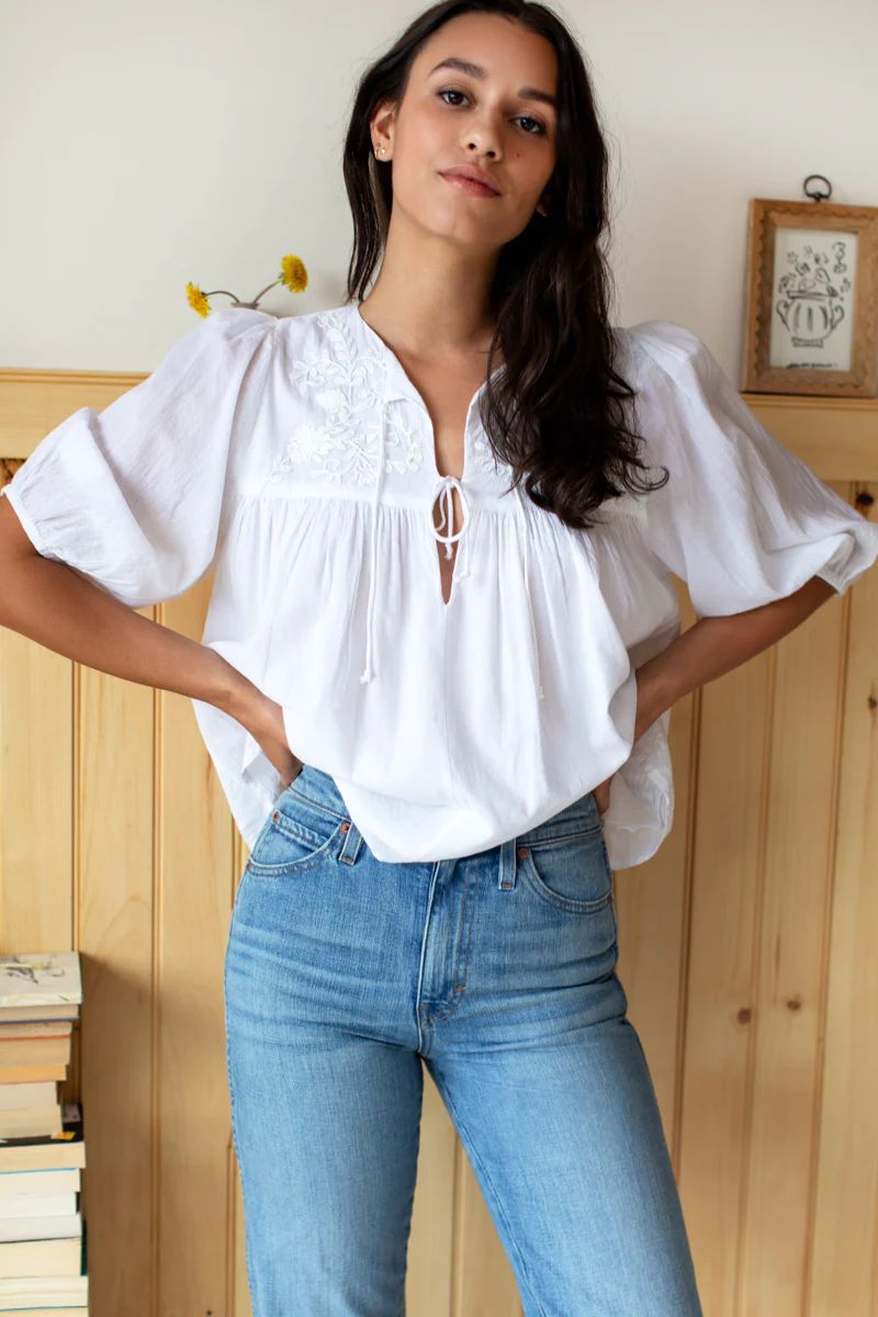 Embroidered Puff Isla Top - White Organic | Emerson Fry