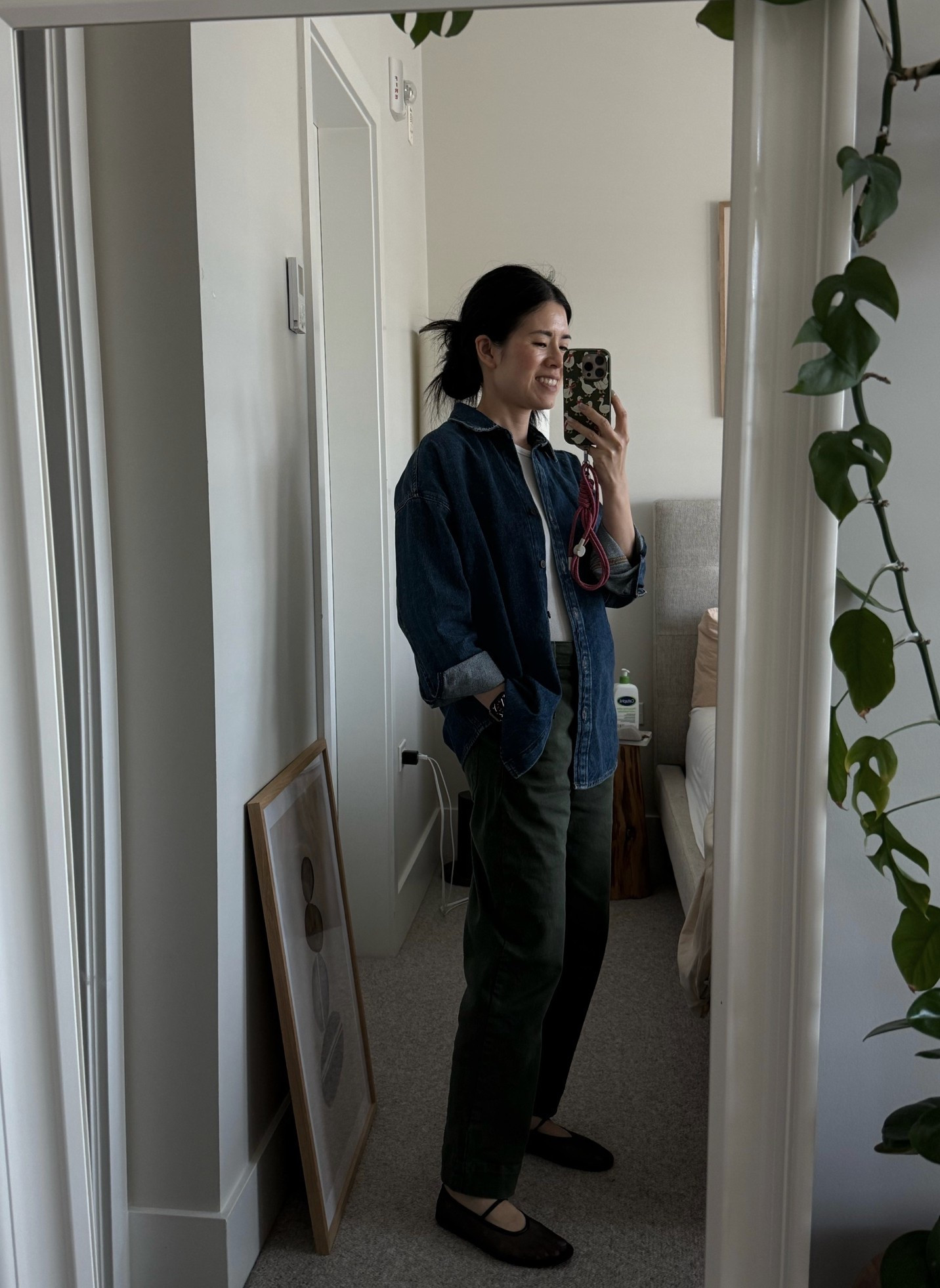 Shirt: in a xs
Pants: in a size 2. My usually true denim size is 25 and I really like the size 2 in these. Slightly roomy and comfortable.

#LTKcanada