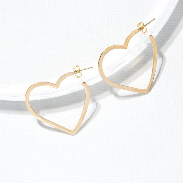 BRASS HAMMERED HEART HOOP EARRINGS | INK+ALLOY