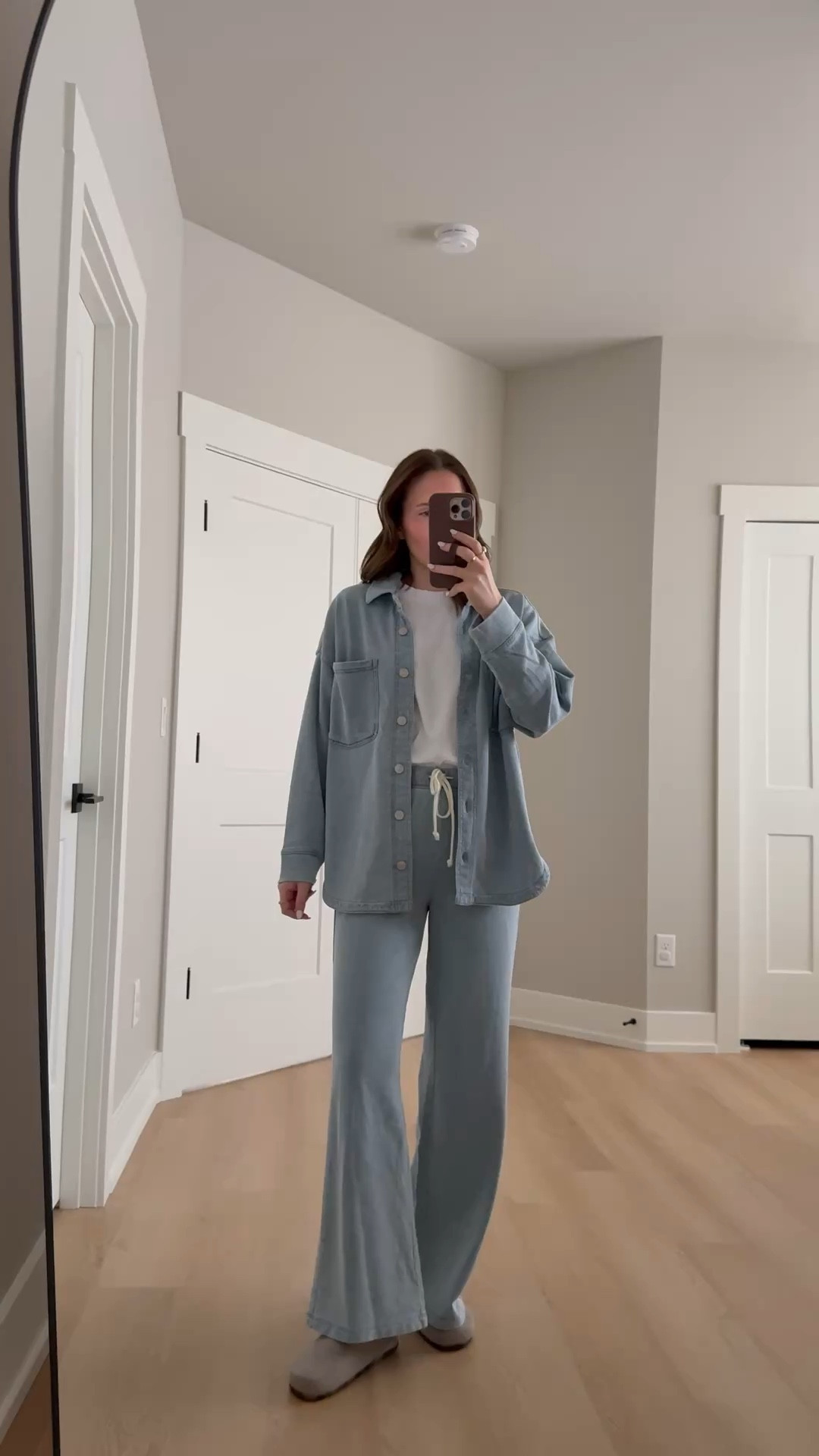This set is so comfortable and I love the denim look! It’s incredibly soft. Wearing size small in both pieces

Zsupply, pull on pants, denim look, loungewear, travel outfit 

#LTKVideo