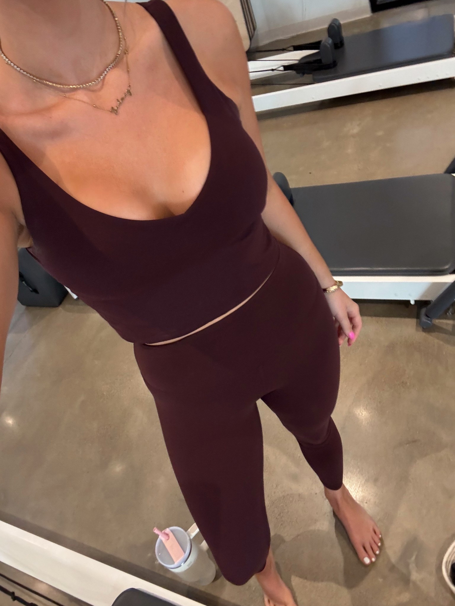 Today’s pilates outfit! Wearing a 6 in leggings and a 12 in top. I size up a few in top bc I don’t like it too tight and they run on the smaller side 🤍


Workout set 
Lululemon outfit 
Active ootd gym outfit 
Pilates matching set 

#LTKFindsUnder100 #LTKActive #LTKStyleTip