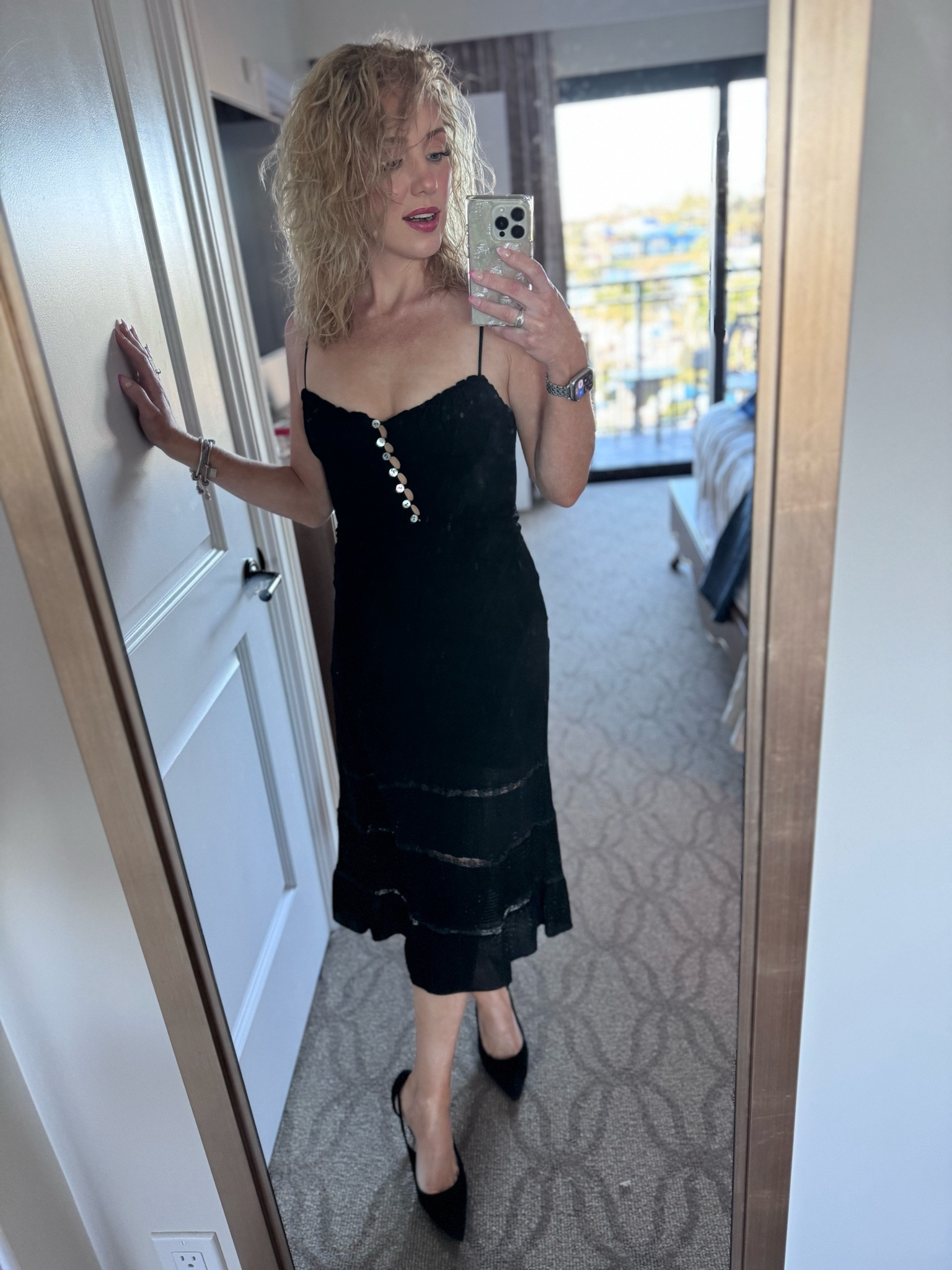 Cute and flirty date night dress 🖤 I couldn’t find it in black but I found a similar one in white 😍

#LTKSpringSale #LTKwedding #LTKSeasonal