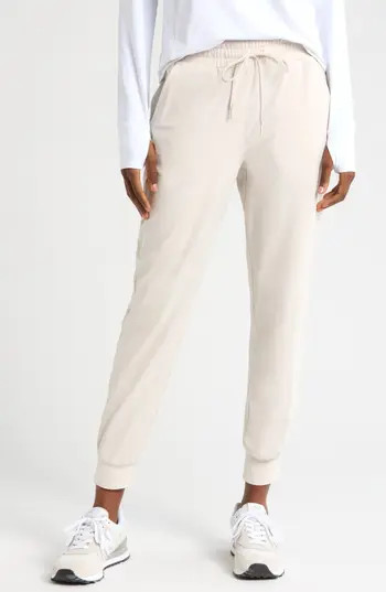 Zella Move In Pocket Joggers in Grey Moonbeam at Nordstrom Rack, Size Xx-Large | Nordstrom Rack