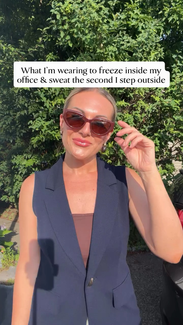 I used to wear solely dresses to work in the summer but now I simply FREEZE (and truly just do not love the work appropriate dress styles out there right now), so this is the compromise!

#LTKootd #LTKWorkwear #LTKmomlife