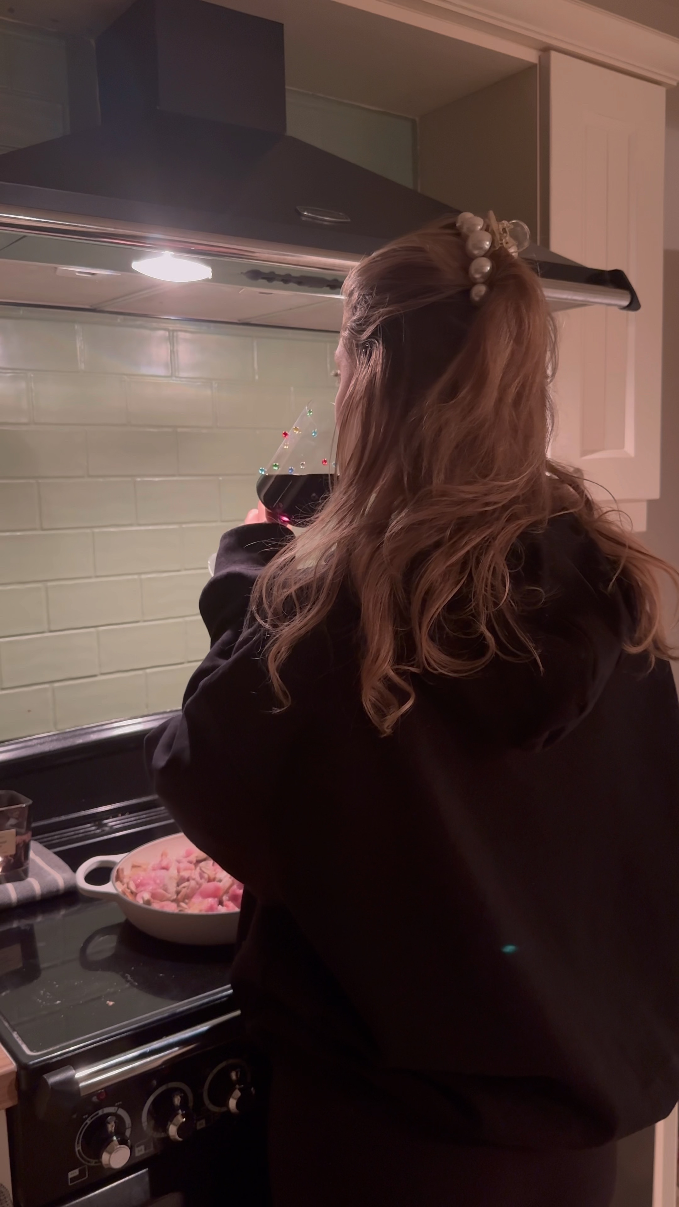 The Perfect Christmas Hair Clip🤍