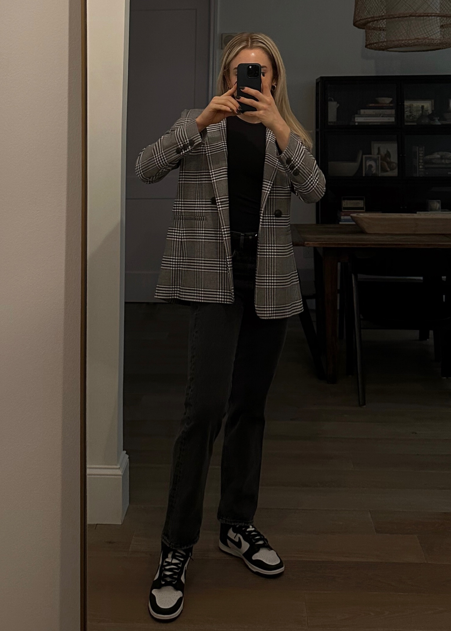 blazer is old anine bing


#LTKunder50 #LTKshoecrush #LTKfit