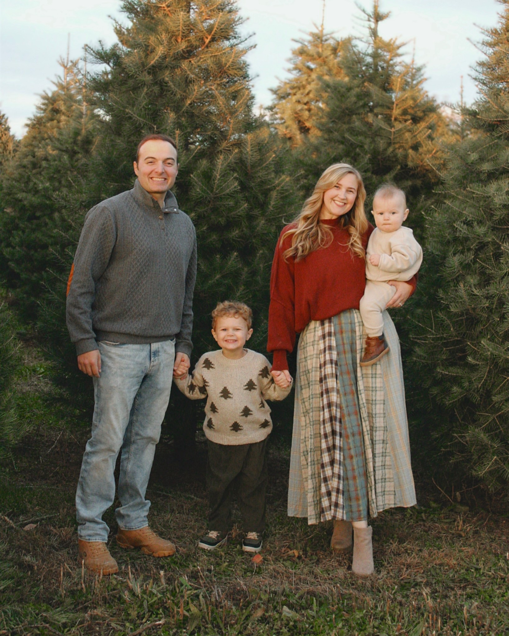 Christmas family photo outfits! Or Christmas Eve/day idea! 

#LTKHoliday #LTKGiftGuide #LTKootd