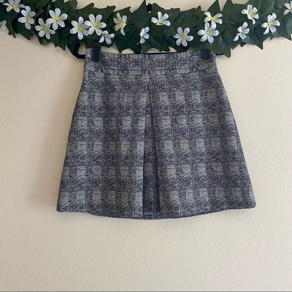 Zara Basic Grey Checkered A-Line Mini Skirt M | Poshmark