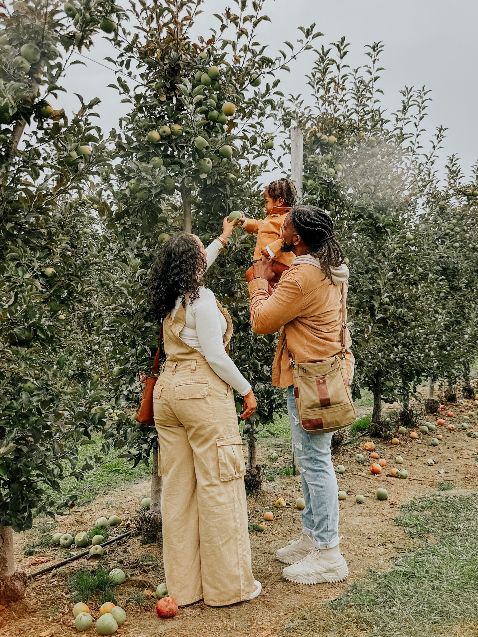 The perfect overalls for the pumpkin patch, I’m obsessed. I’m almost 5’9 and look at this length! 😍

#LTKSeasonal #LTKstyletip #LTKfindsunder50