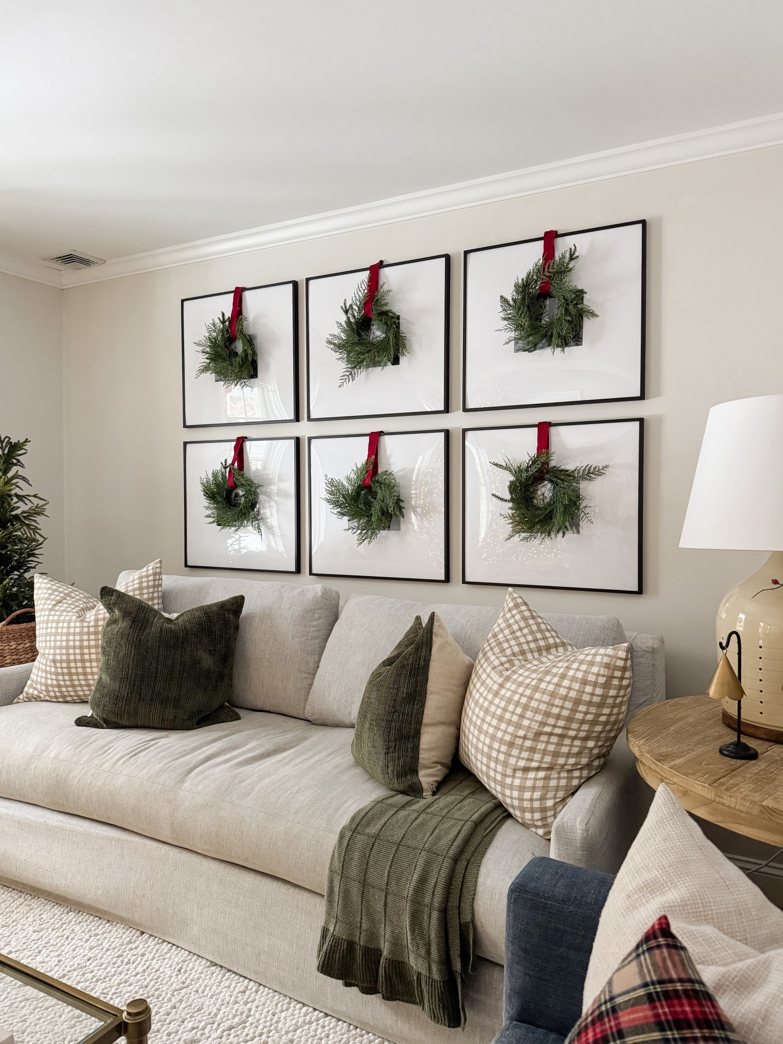 Coastal Living Room 

Holiday living room  Christmas living room styling  Home decor  Home  Home decor  Home favorites  Floral vase   Wall Art  Coastal home  coastal home decor  coffee table 

#LTKHoliday #LTKHome