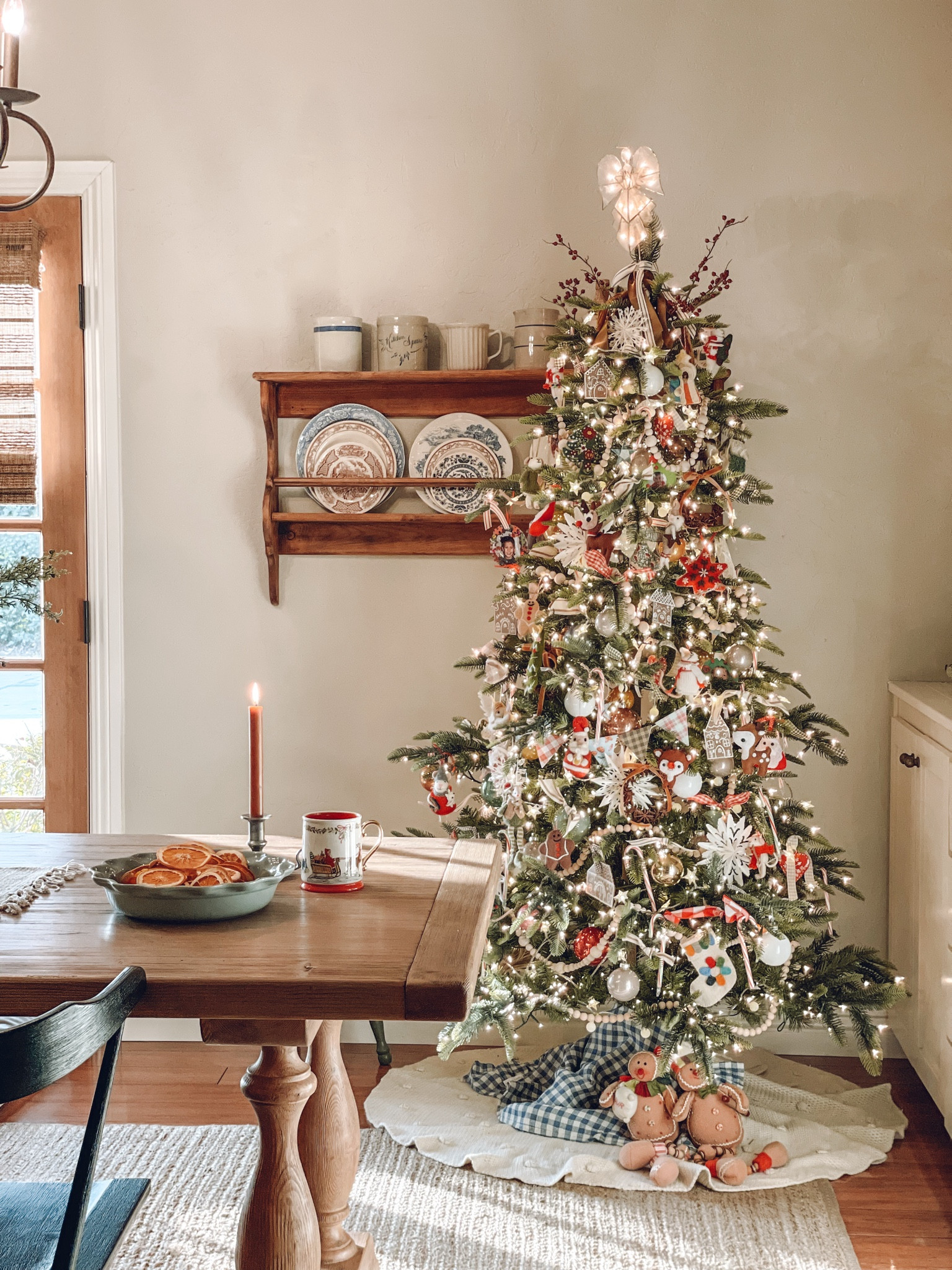 Loving our new tree. The 6.5’ fits perfectly in this space ❣️

#LTKSeasonal #LTKHoliday