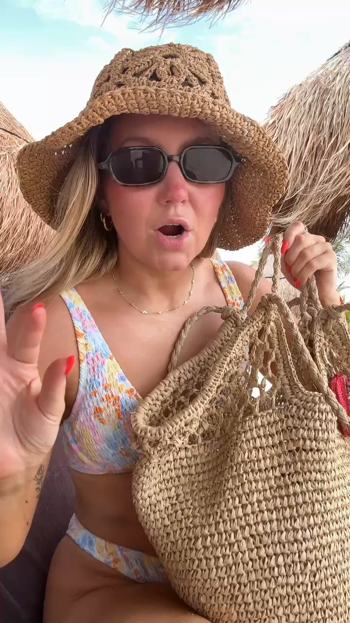 What’s in my beach bag!

#LTKdayinmylife #LTKvlog #LTKstorytime