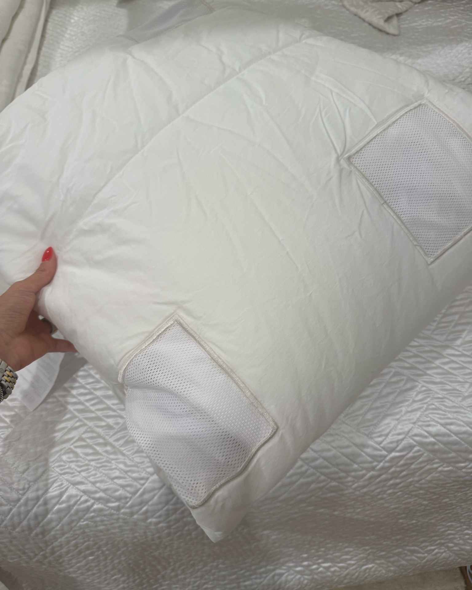 Just got this ventilated blanket and it works!! I was sleep hot and this one I was not hot at all

#LTKHome #LTKmorningroutine #LTKselfcare