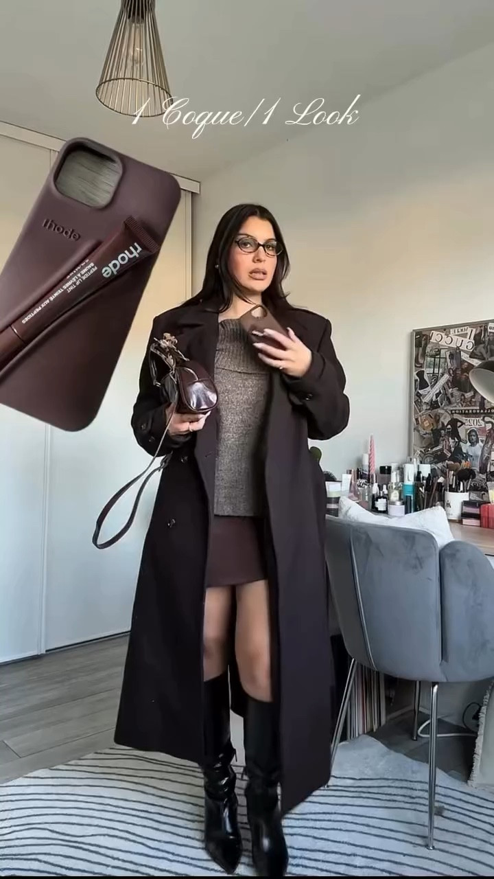 Une coque/Un look 🤳🏼🤎
On préf lequel les filles ? 

#ootd #rhode #coquerhode #outfits #outfitideas #lookdujour #accessoires #lipgloss #lancome #diormakeup #rhodeliptint #pink #outfitoftheday #outfitideas #outfitreel #inspo #contentcreator #fashiongirl #fashionista #lovefashion #ideedelook