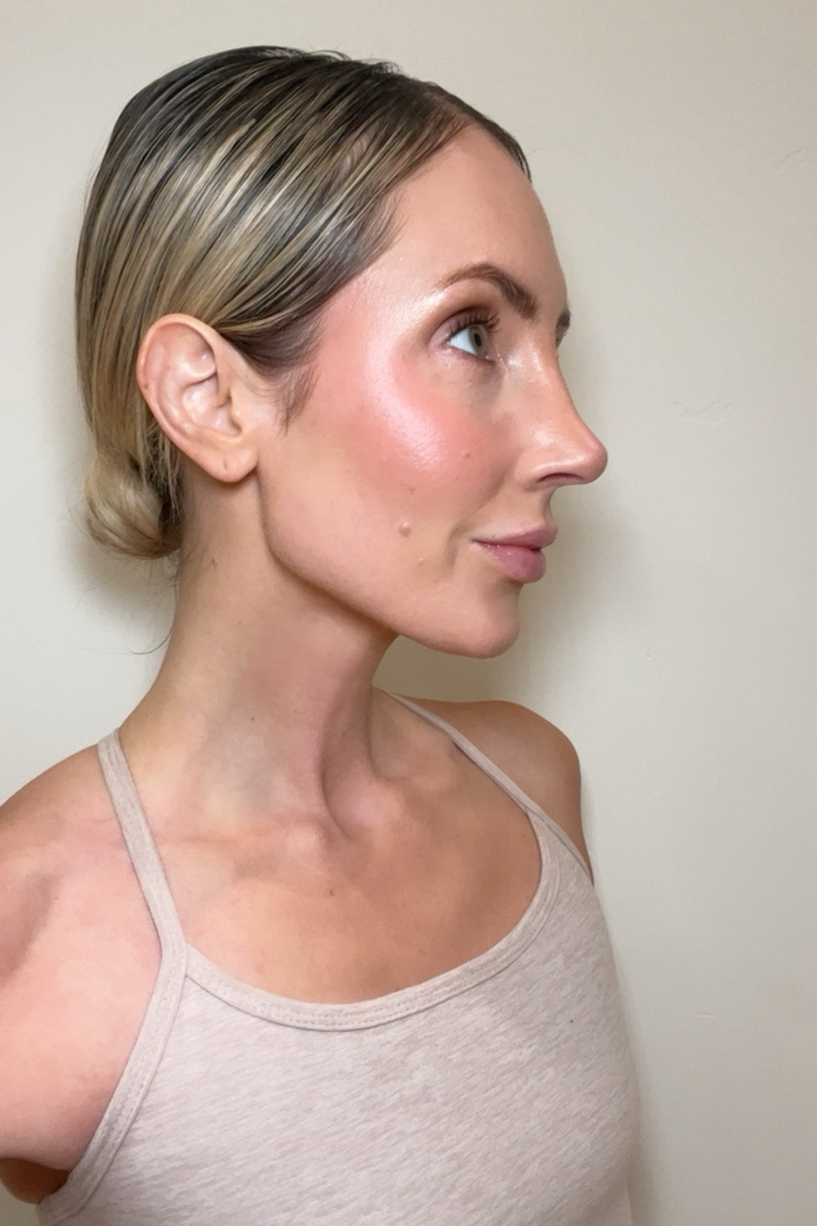 All my everyday makeup:
Concealer: Huda beauty - sugar biscuit 
Concealer:  Cle de Peau - Almond or Beige
Undereye -MAC shadow pot: painterly 
Powder: MAC Studio Fix - NW20
Hourglass mineral veil: 7 
Bronzer: Hourglass - Ambient Light
Blush: Hourglass - Sublime Flush
Highlight: Armani Glow - color 8 & 11
Eyeliner: MAC 
Mascara: YSL lash clash - brown 
Brows: Anastasia Beverly Hills - Ash Brown in Taupe
Lips: Armani - 500 
Lips: YSL 44 & 200


#LTKBeauty