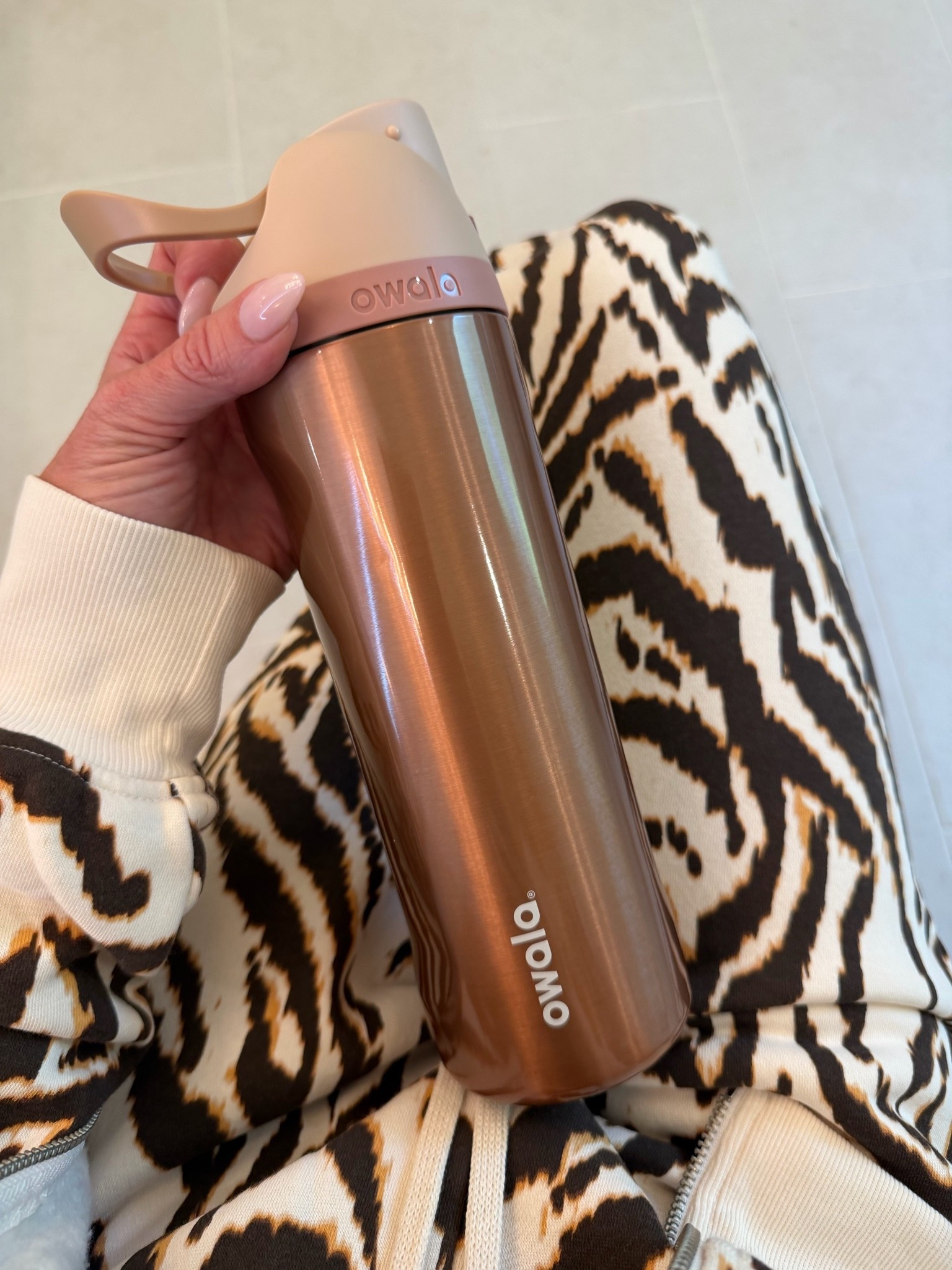 Love this a owala water bottle to hydrate in style 💦￼