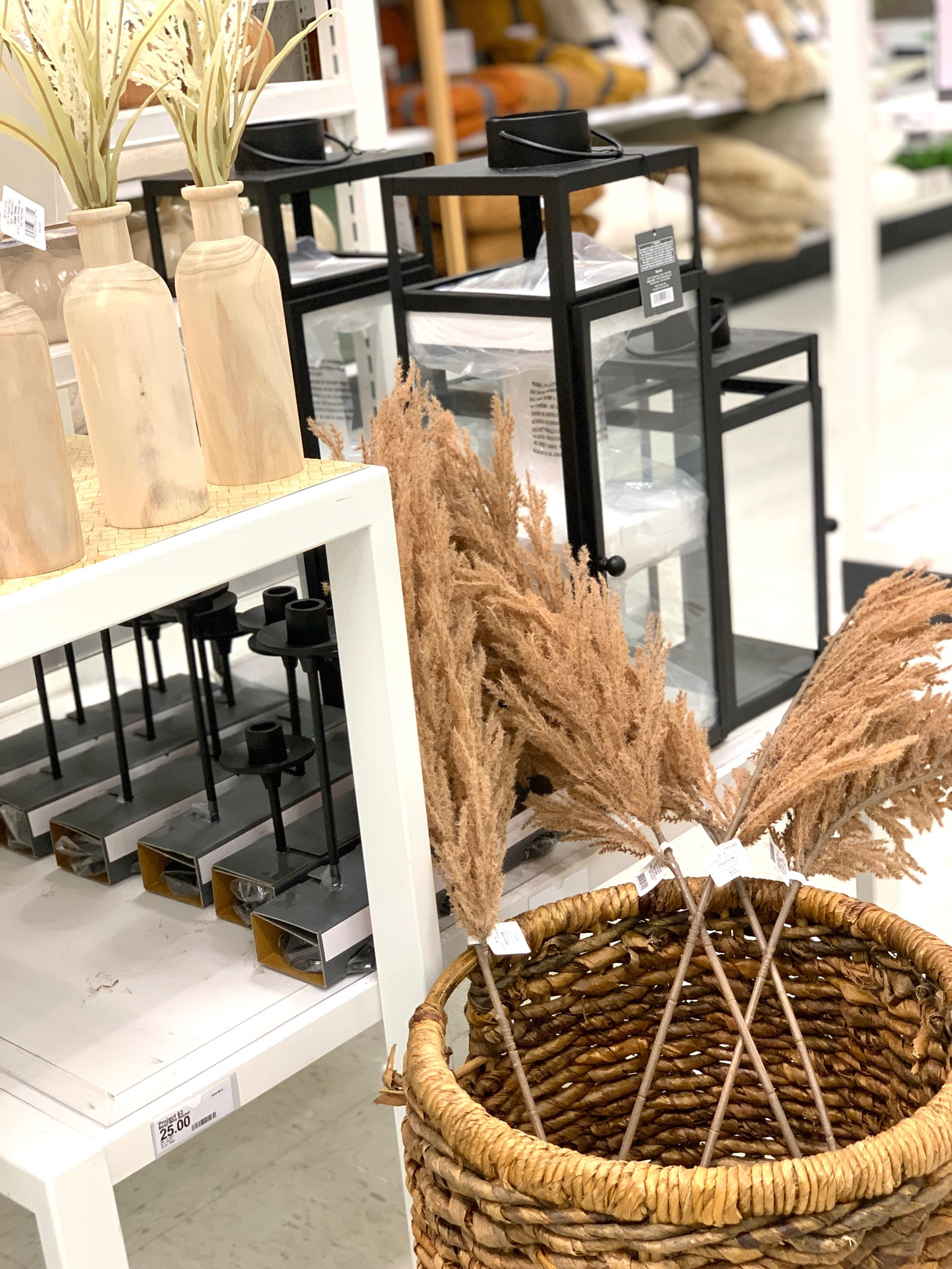 The faux pampas has a really nice color and looks incredible to add to any Fall themed decor. 

Home decor, fall decor, pampas, neutral decor, wood vase, black candleholders, black lantern

#LTKSeasonal #LTKhome #LTKSale