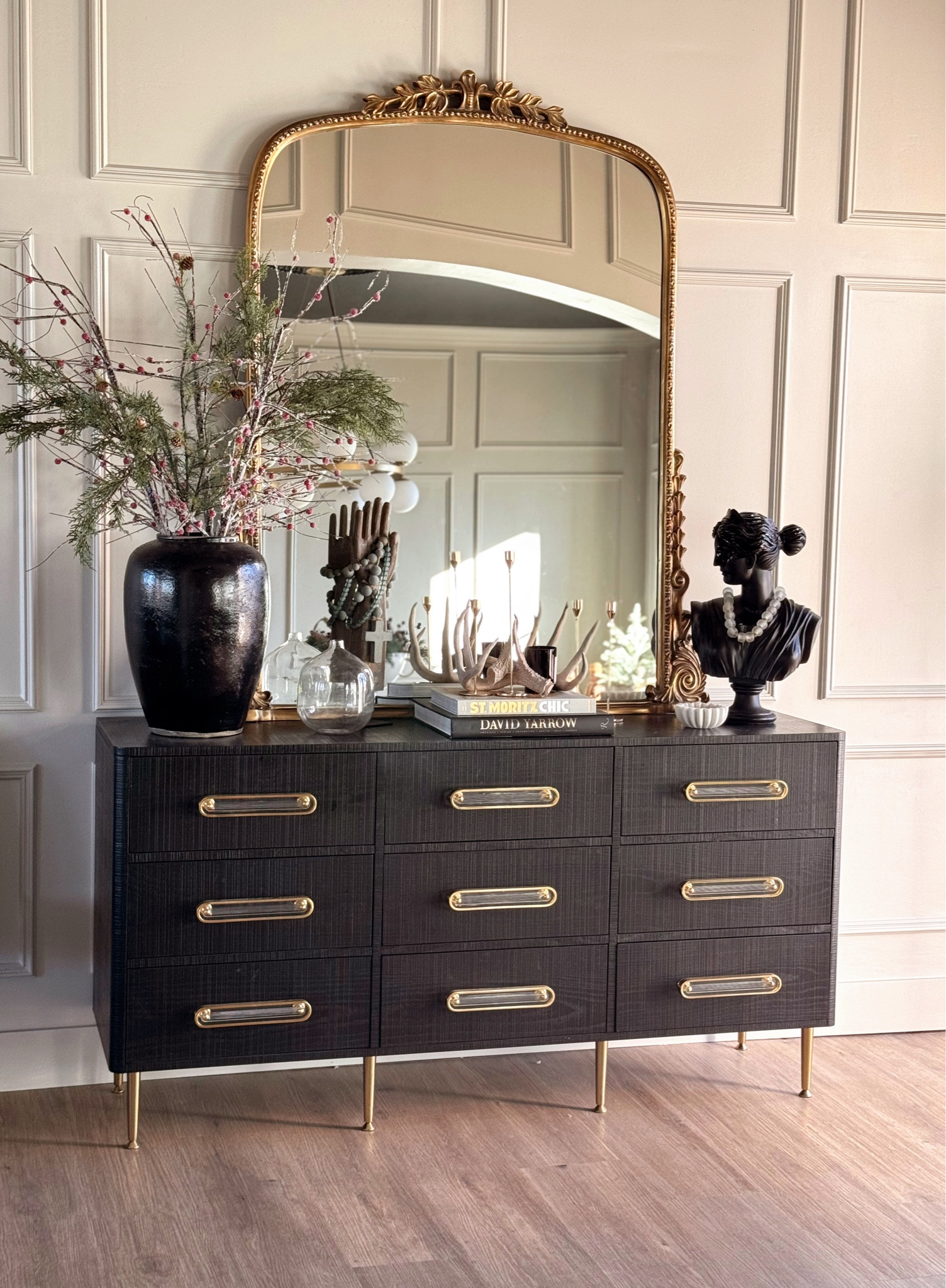 Foyer/ entry decor 

#LTKHoliday #LTKhome #LTKSeasonal