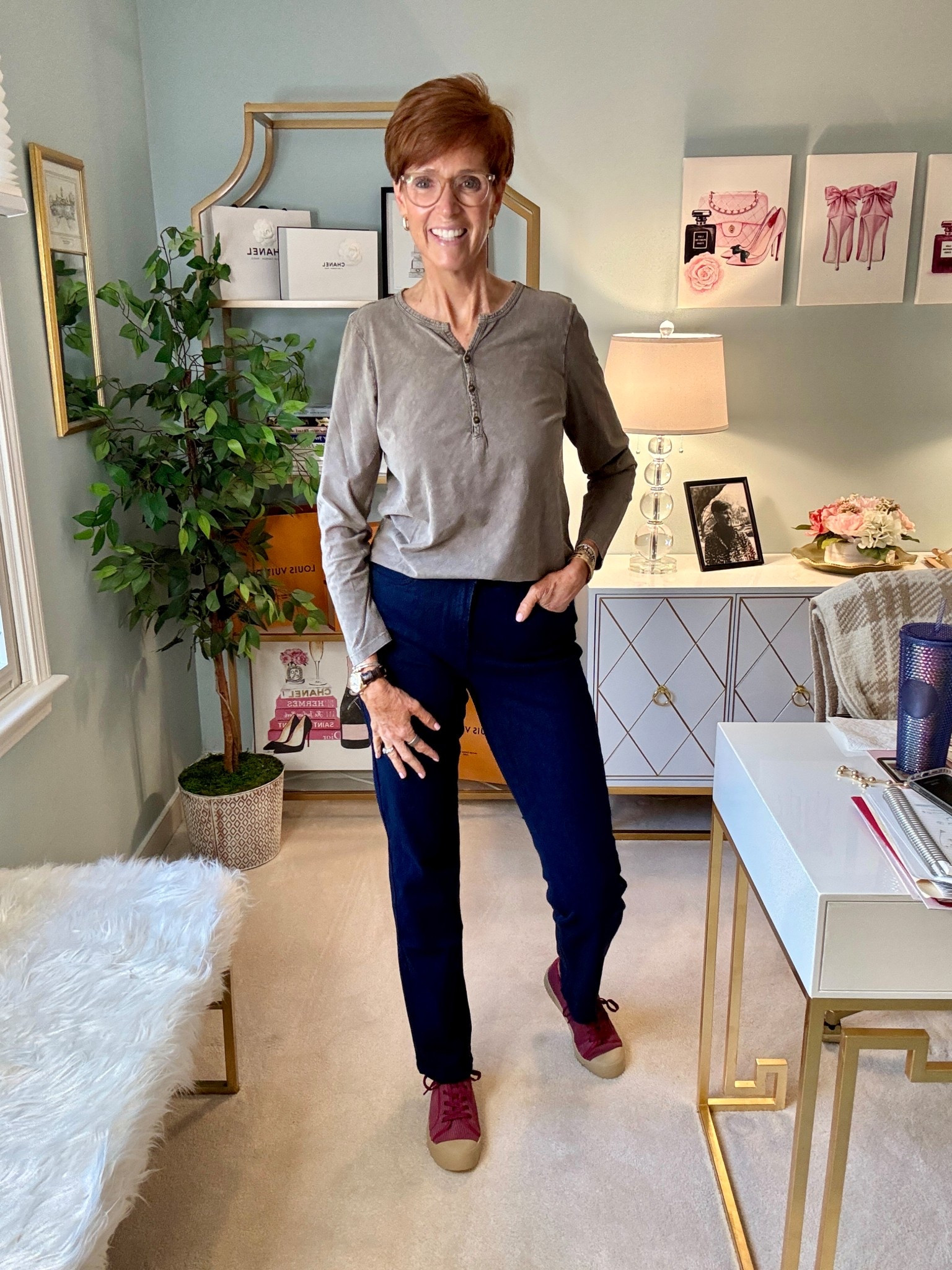 Fall style that feels cozy, effortless, and timeless — that’s why I love the new Coldwater Creek Fall Collection. #ColdwaterCreekFall #ad

This look is all about versatile staples: 👖 Classic jeans with a flattering fit 👟 Comfortable sneakers you can actually walk in 👕 An easy, everyday top that goes with everything

I’ve partnered with Coldwater Creek before, and I keep coming back because their pieces fit beautifully into a real-life wardrobe. These are the styles that make getting dressed simple but never boring.

💡 Save this post for outfit inspiration the next time you’re standing in your closet asking, “What should I wear?” And don’t forget — you can shop this exact look through my LTK storefront link in bio.

Would you wear this look for errands, coffee dates, or casual Fridays? 🍁

#ad #ColdwaterCreekFall #FallingForStyle #Mycoldwater #ColdwaterCreekStyle #FallOutfits2025 #CozyWardrobe #ClassicEverydayStyle #TimelessFallLooks #WardrobeStaples #ColdwaterCreekOOTD #StyleForTallWomen #ClassicStyleForWomen


#LTKTall #LTKOver40 #LTKStyleTip