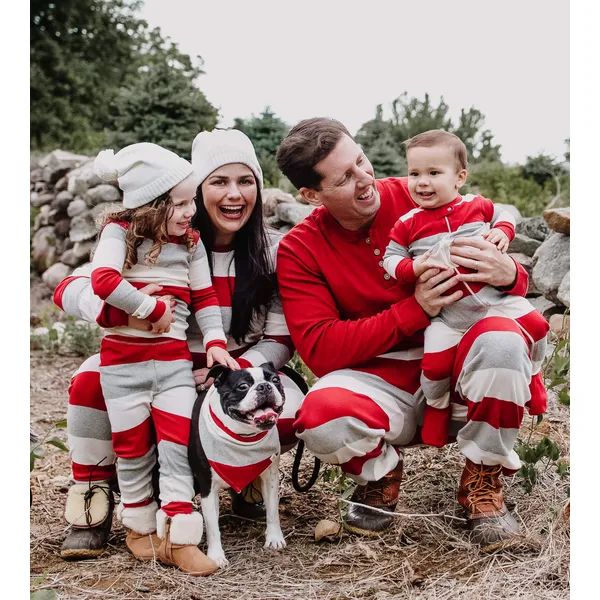 Holiday Matching Family Pajamas Made with Organic Cotton | Burts Bees Baby