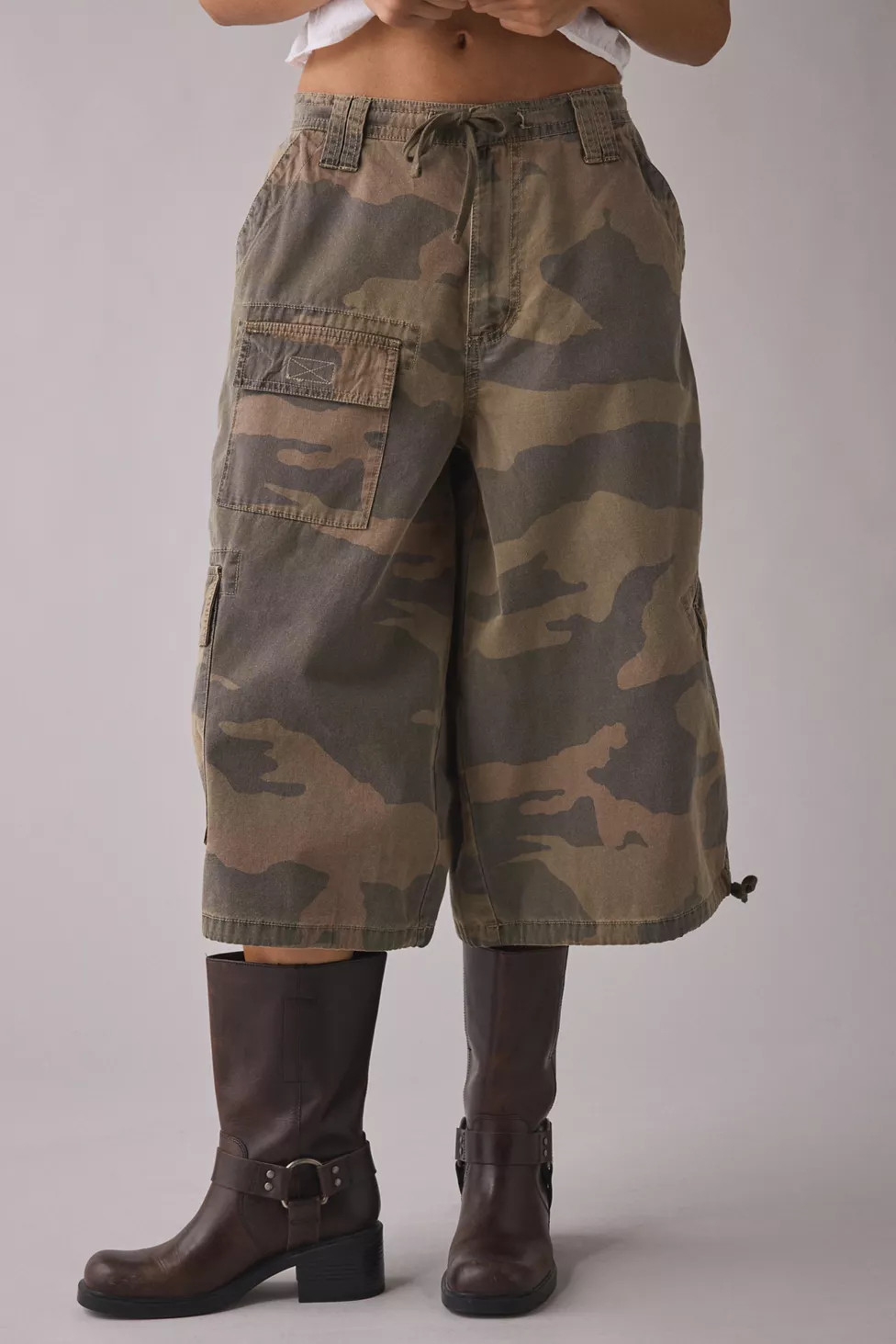 BDG Detroit Low-Rise Baggy Cropped Cargo Pant | Urban Outfitters (US and RoW)
