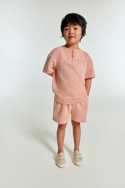 Henley Shirt and Shorts - Light red/striped - Kids | H&M US | H&M (US + CA)