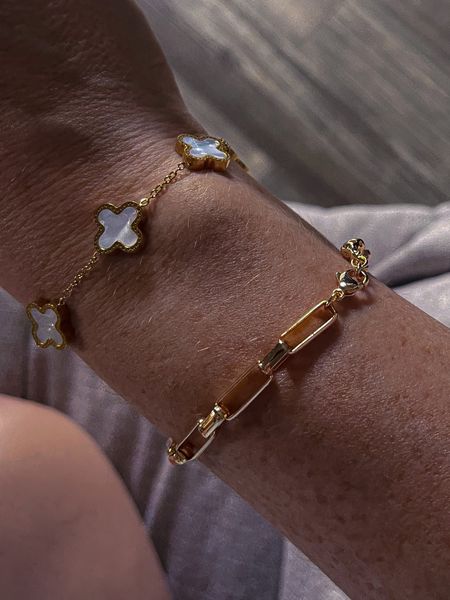 Bracelet. Gold bracelet. Link bracelet. Van cleef and Arpel. Dupe. Pretty jewelry. 

#bracelet #gold bracelet. #Link bracelet #jewelry #van cleef and arpel 

#LTKover40 #LTKunder50 #LTKFind