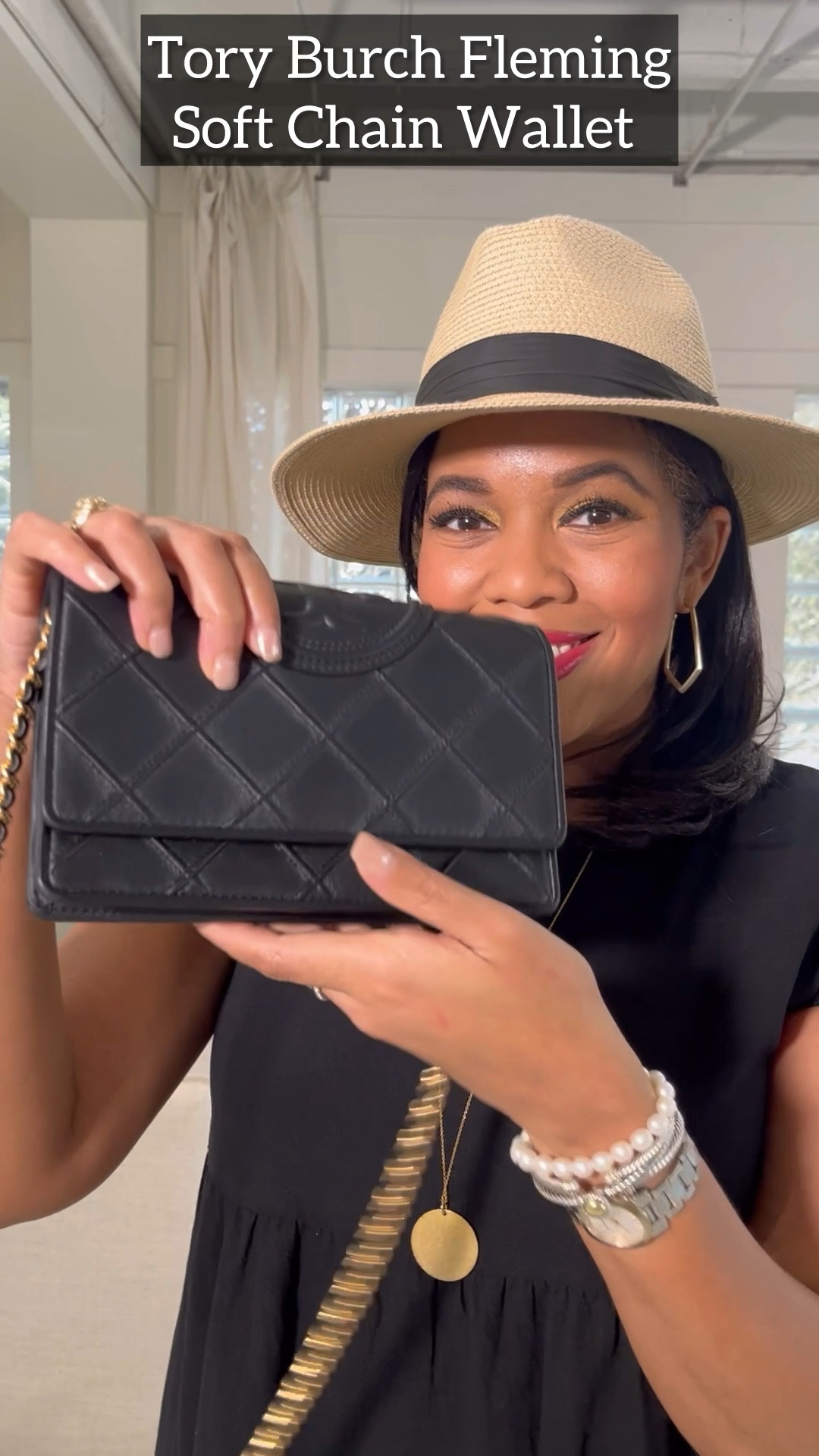 The Tory Burch Fleming soft chain wallet is a lovely bag that is a cute little crossbody that is made out of luxe Nappa leather!

Tory Burch - Gifts for her - Luxe gifts 



#LTKItBag #LTKGiftGuide #LTKHoliday