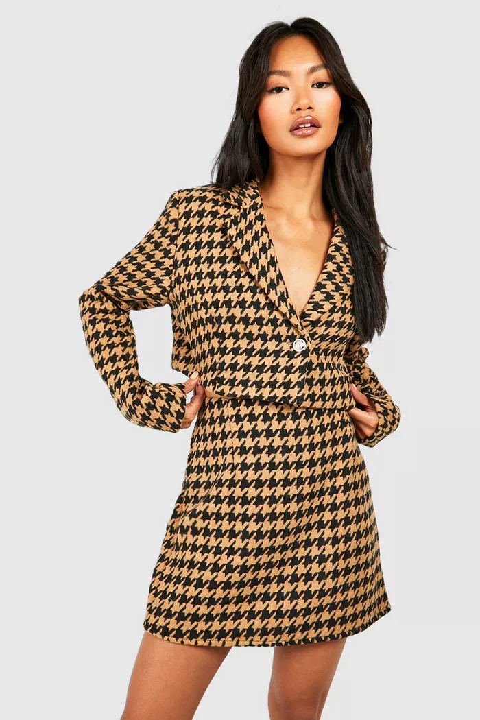 Premium Dogtooth Pelmet Mini Skirt | boohoo (US & Canada)