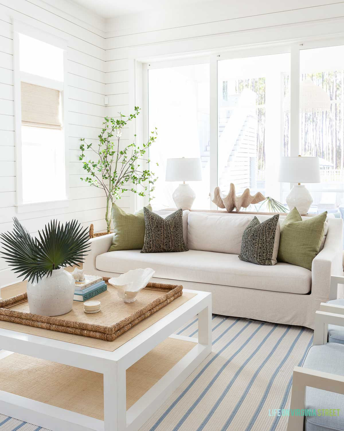 fall coastal living room // modern living room // coastal neutral living room  

 #LTKSeasonal #LTKHome #LTKStyleTip
