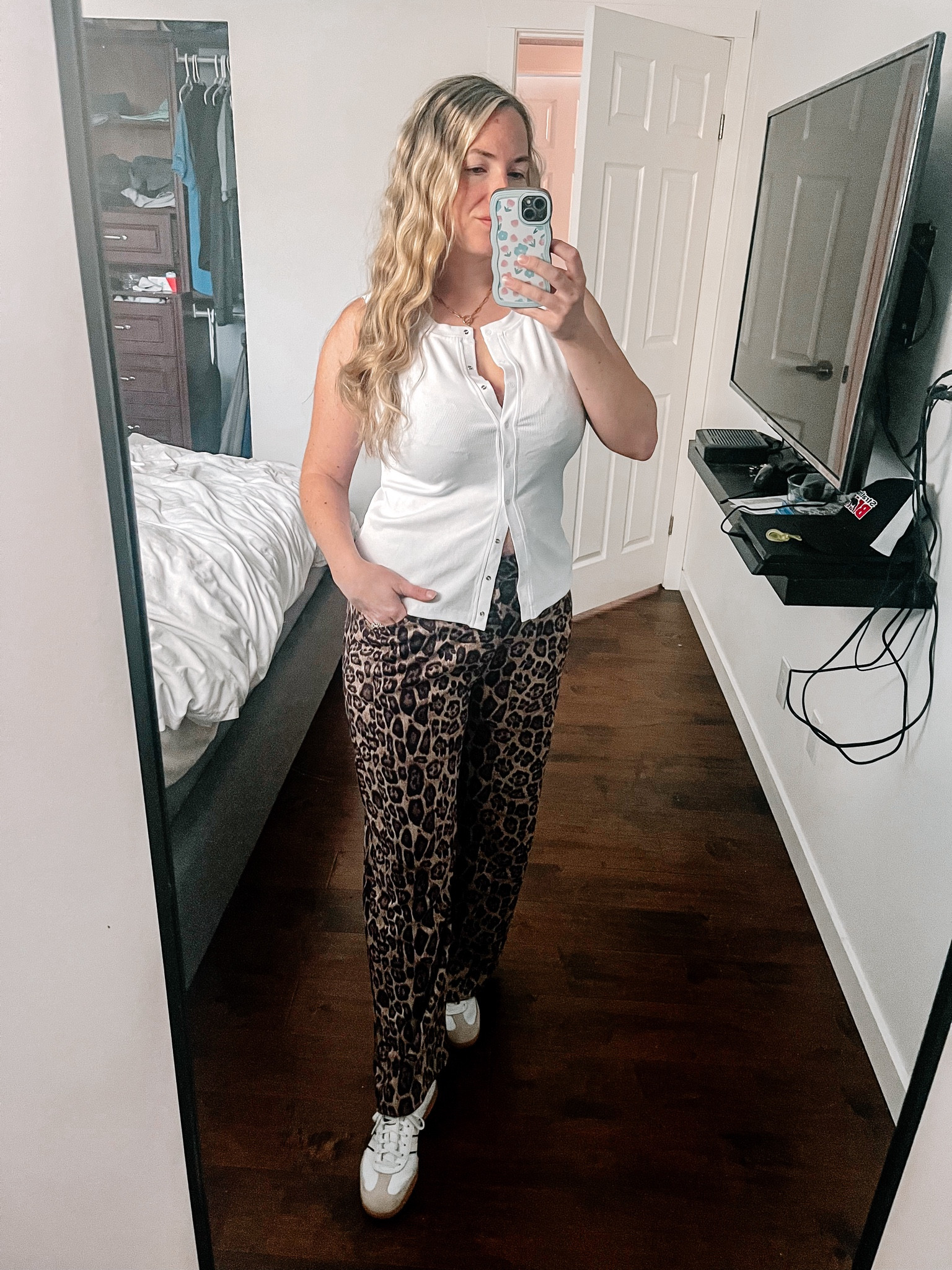 Dynamite tank, leopard print pants, fall outfit, fall style

#LTKMidsize #LTKStyleTip #LTKSeasonal